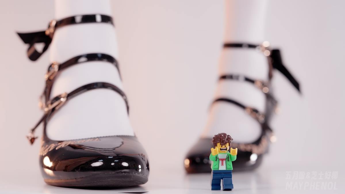 芝士好椰 – 一次看够五双巨大鞋底材质[2V/822MB]插图