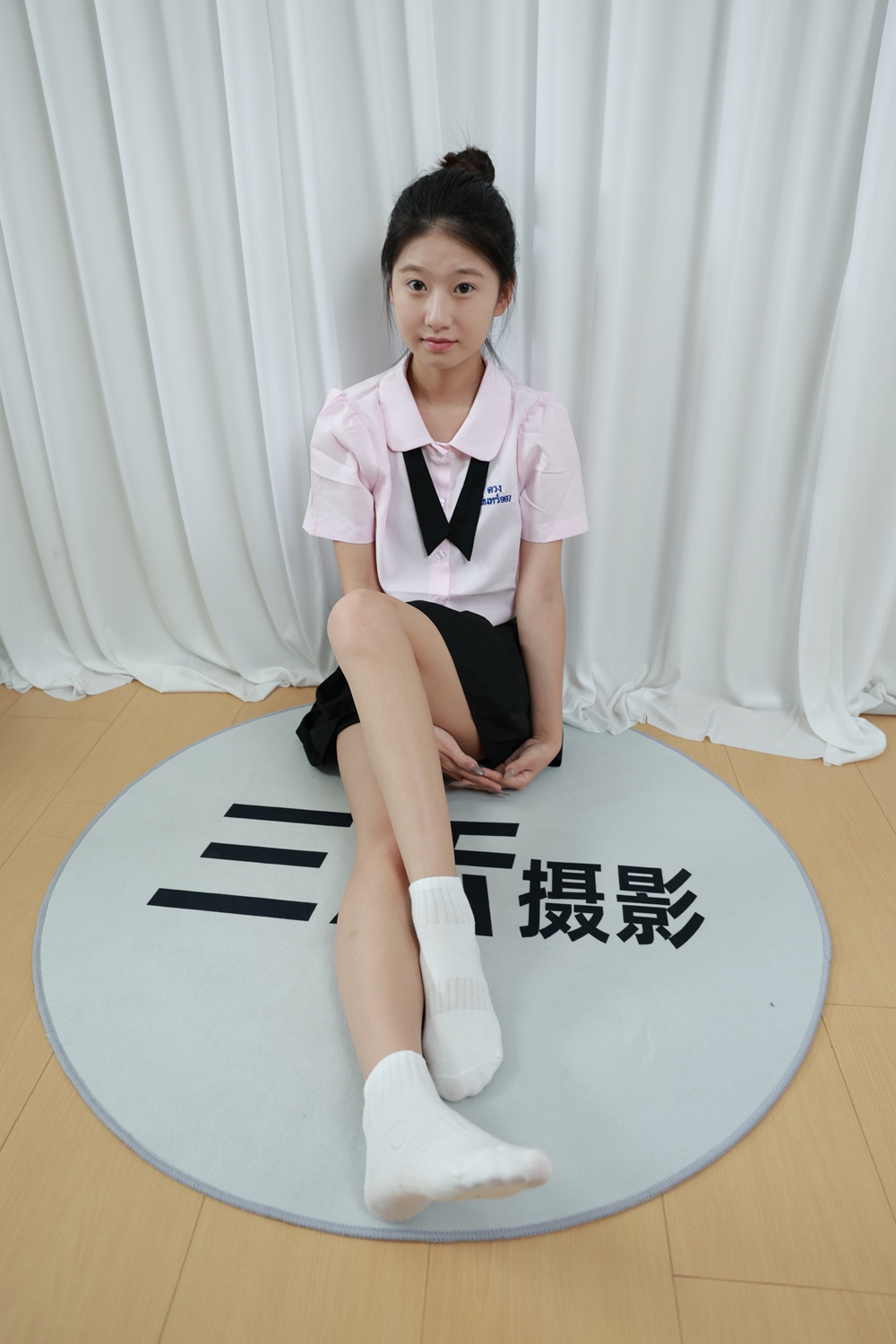 三禾摄影304期小涵校园风白棉袜帆布鞋裸足[289P/1V/2.54G]插图3