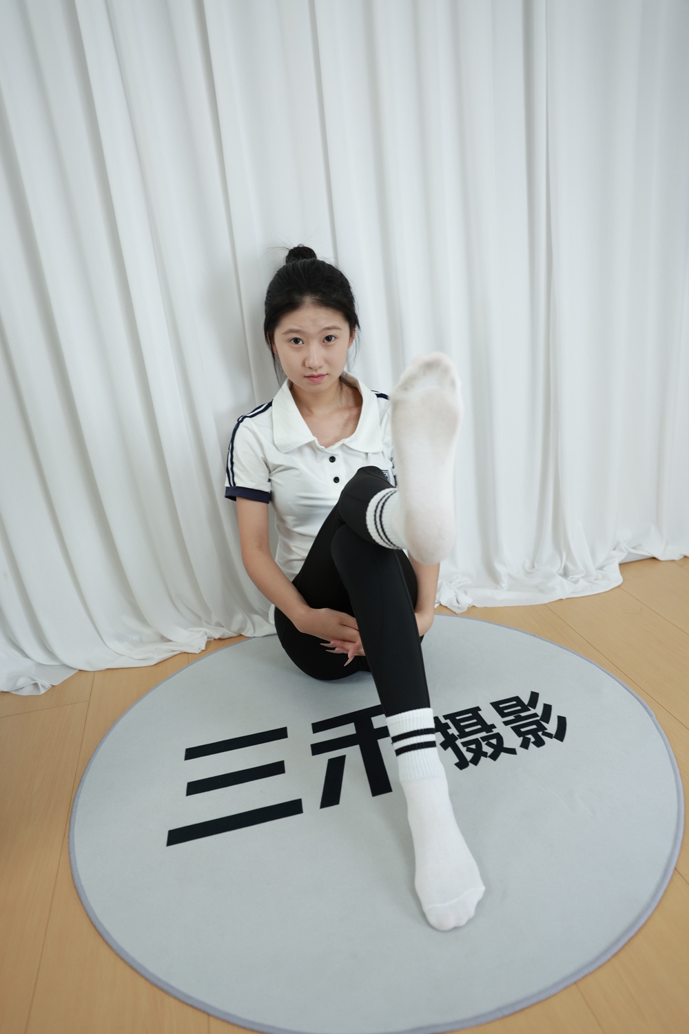三禾摄影321期小涵白棉袜黑色瑜伽裤[250P/2V/5.39G]插图2
