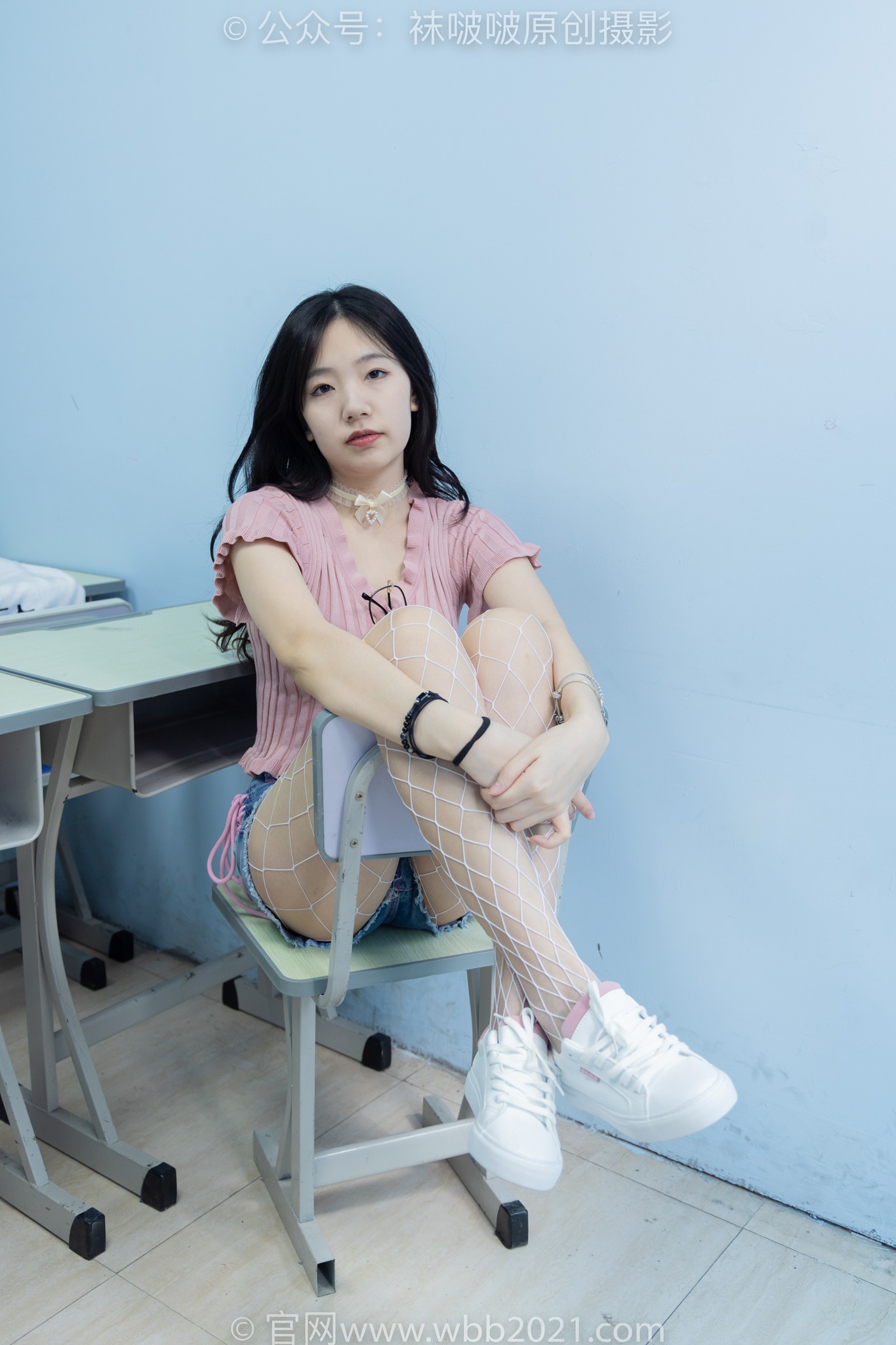 袜啵啵566期花絮版小甜豆-高跟鞋、板鞋、白往袜、白蕾SI袜、校服外套、可拆卸牛仔裤、裤里丝[146P/1V/9.48G]插图7