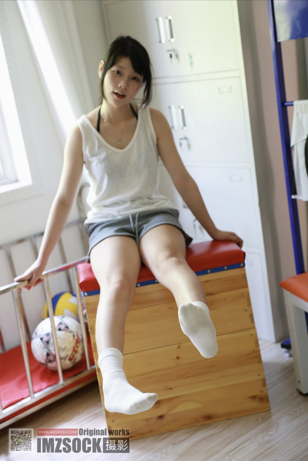 imzsock：2025-28期-白袜XUE妹［96P/1V/1.89G］插图2