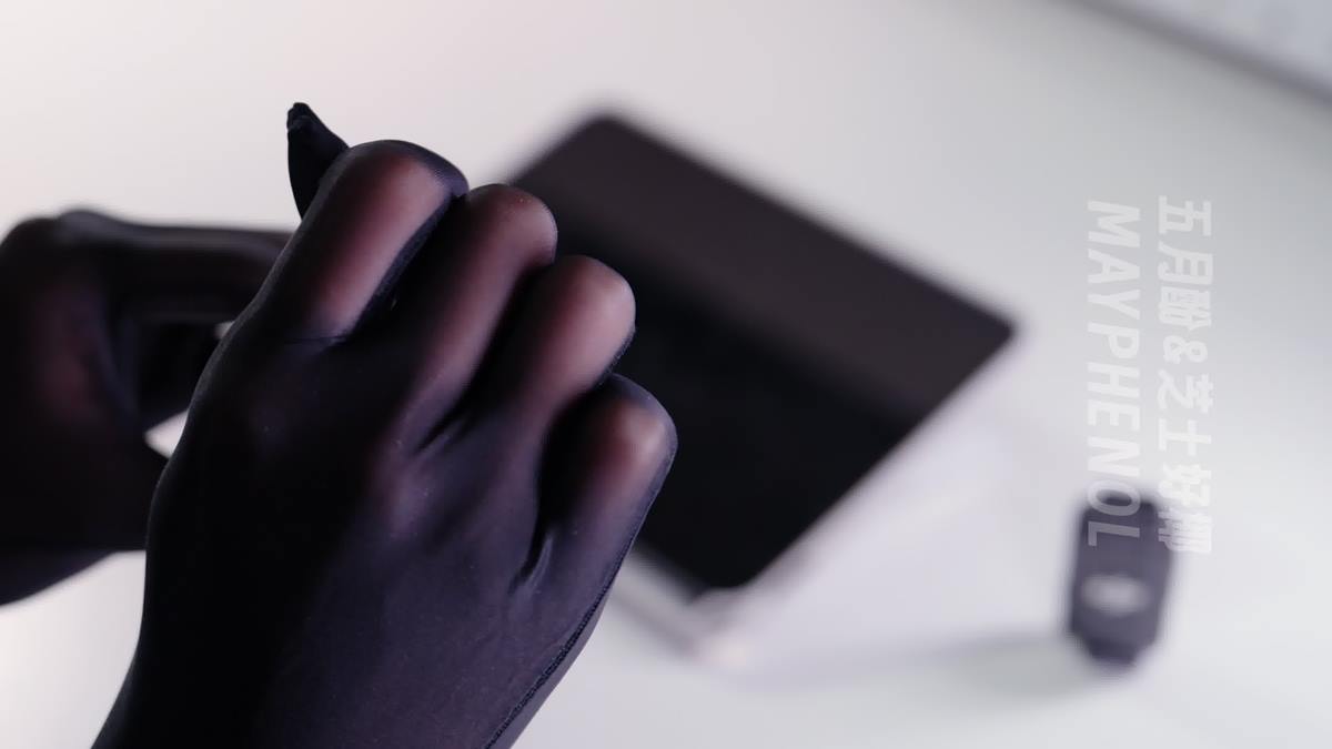 芝士好椰 – 浅试一下黑色手丝[1V/588MB]插图