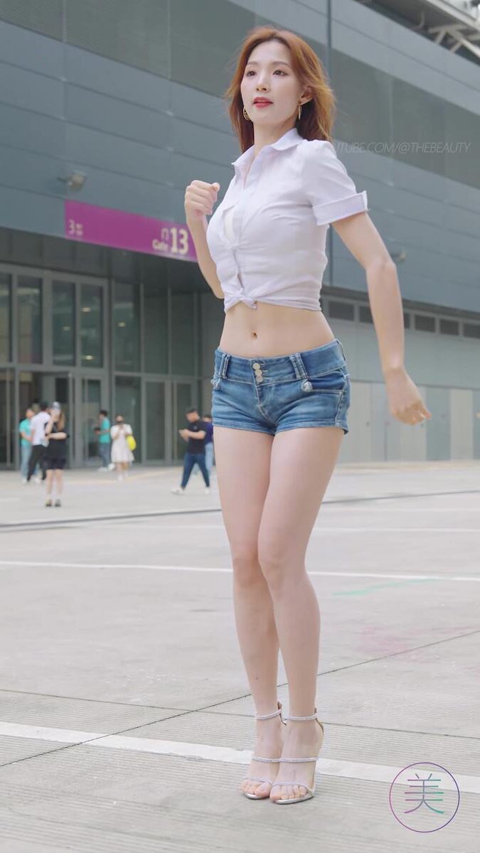 NO.1328 2024 深圳粤港澳大湾区车展 Model 车模随拍 122[1V/611MB]插图2