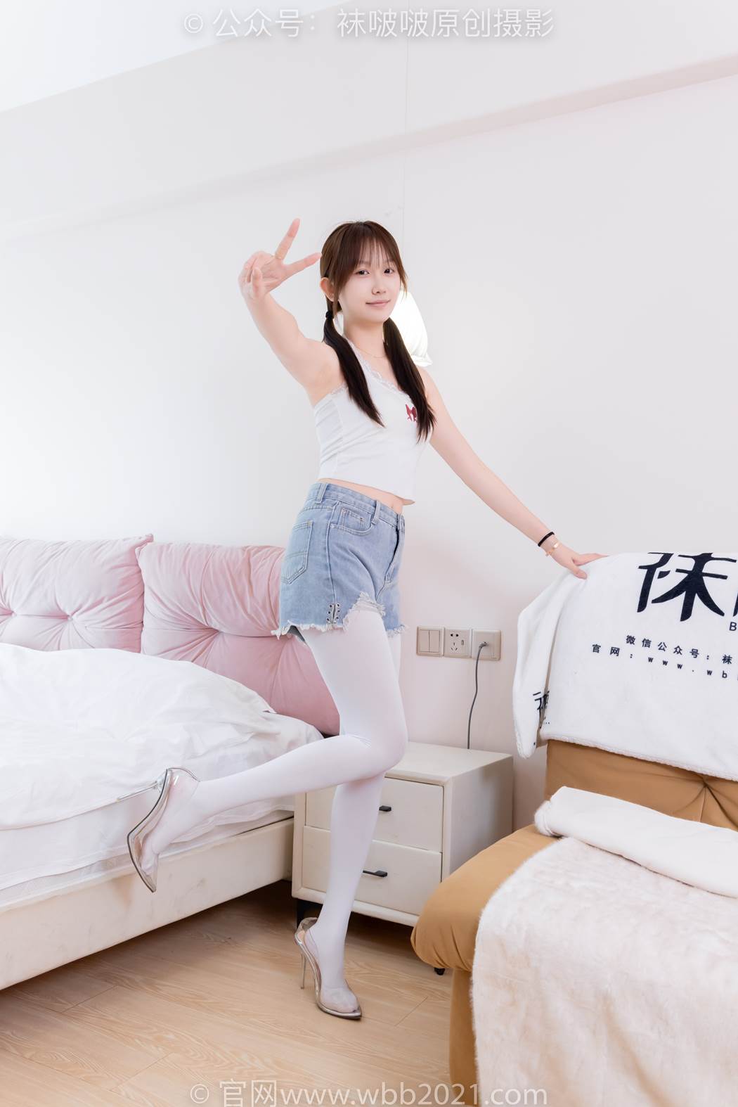 [BoBoSocks袜啵啵]NO.582 香菜-高跟鞋、厚白丝、裸足[152P/1V/5.82GB]插图