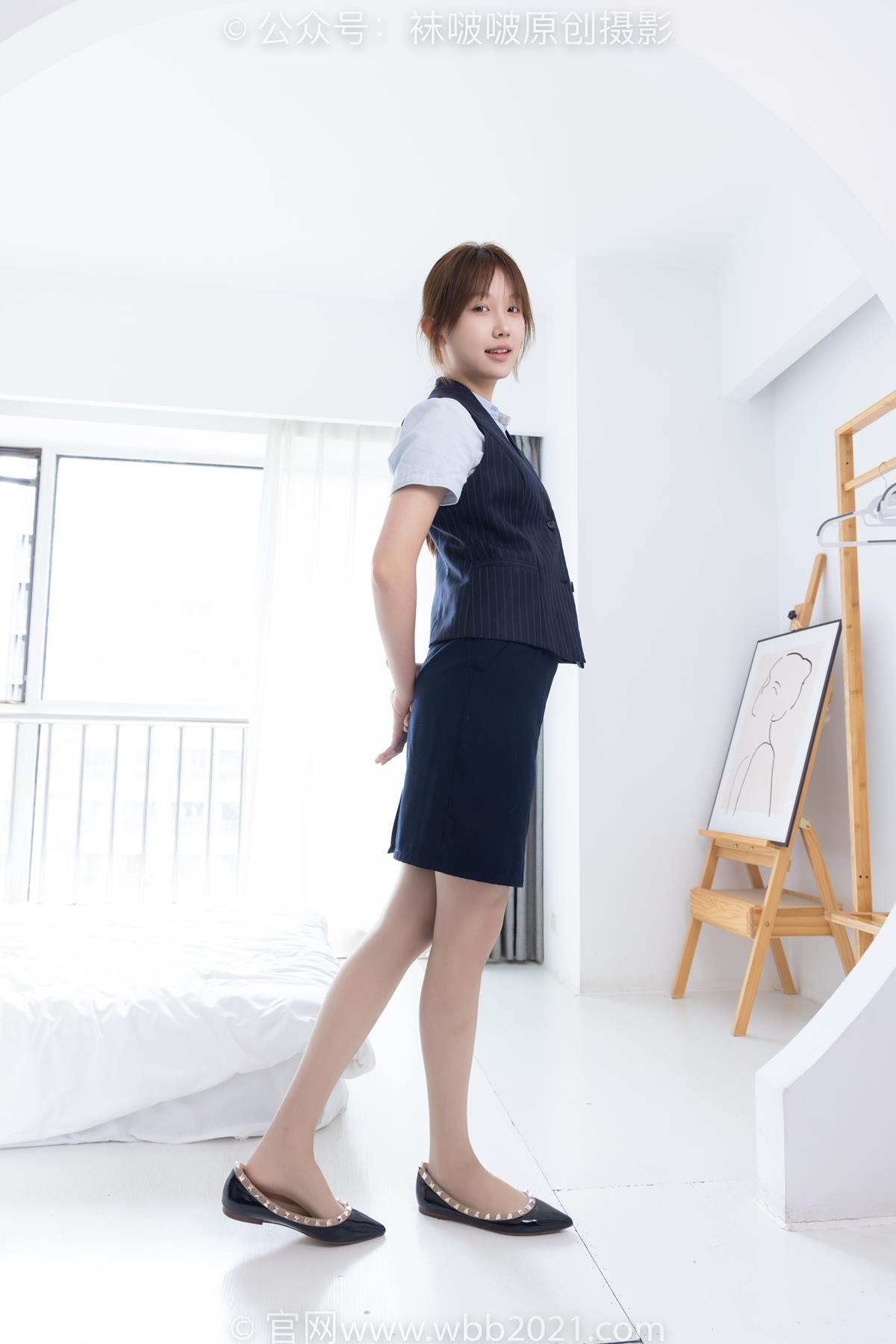 [BoBoSocks袜啵啵]NO.575 香菜-平底鞋、薄灰丝、银行至服[176P/1V/7.98GB]插图