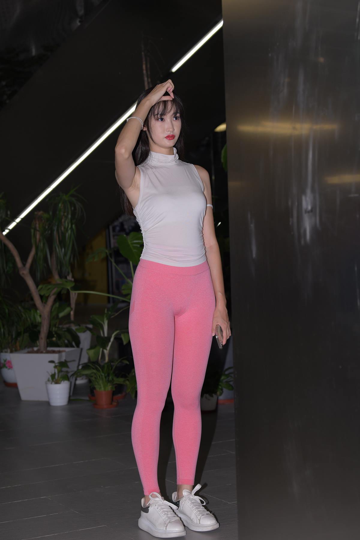 精选街拍作品 NO.5828 粉色瑜伽裤镁钕[183P/342MB]插图