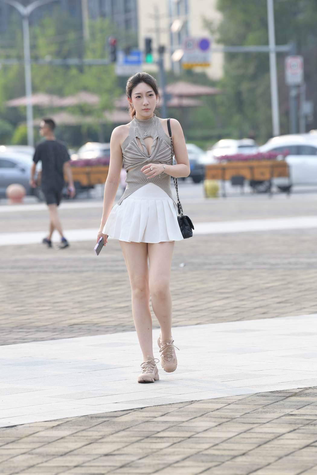 精选街拍作品 NO.5880 优雅白色百褶裙[73P/177MB]插图