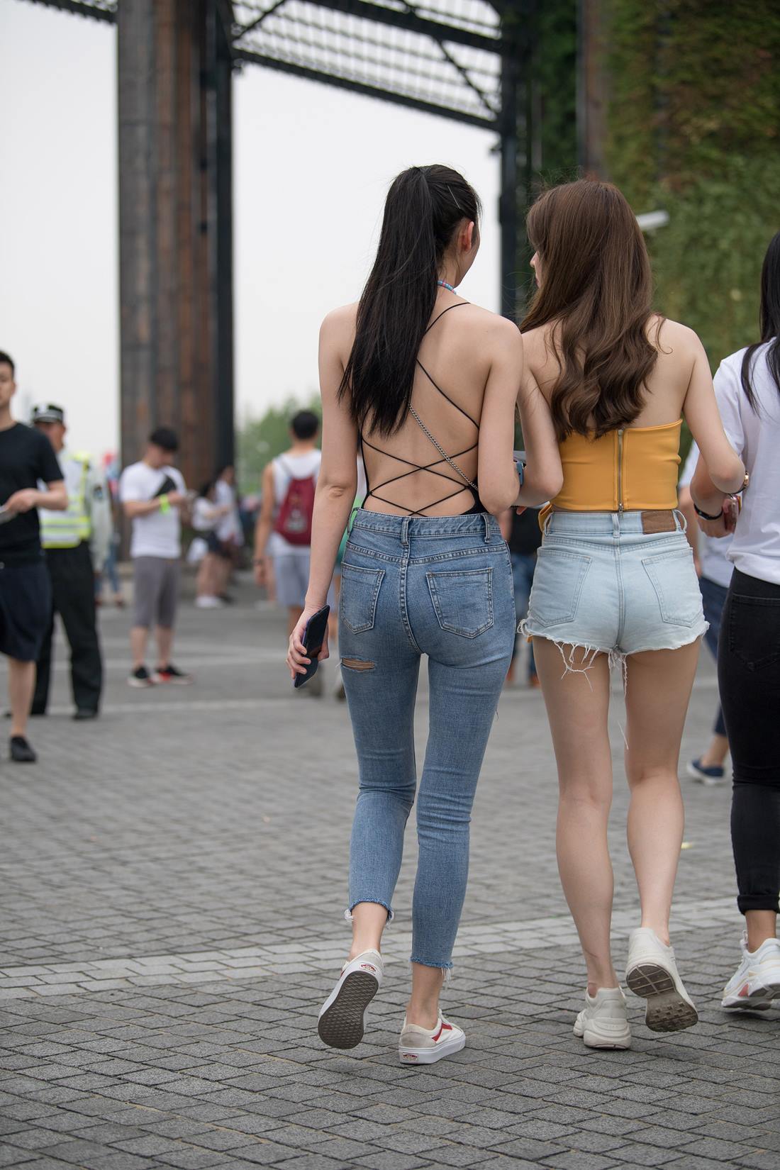 精选街拍作品 NO.5833 牛仔裤青春靓丽[42P/62MB]插图