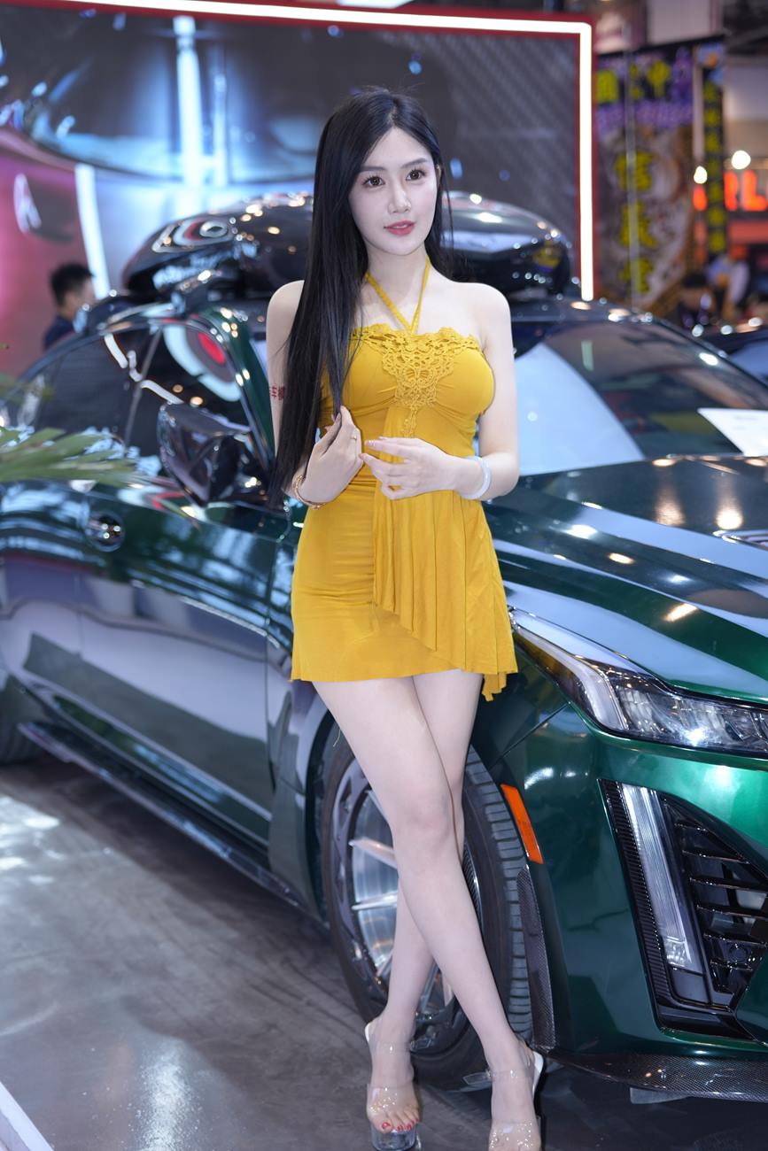 精选街拍作品 NO.5794 亮黄色连衣裙李青青[29P/47MB]插图