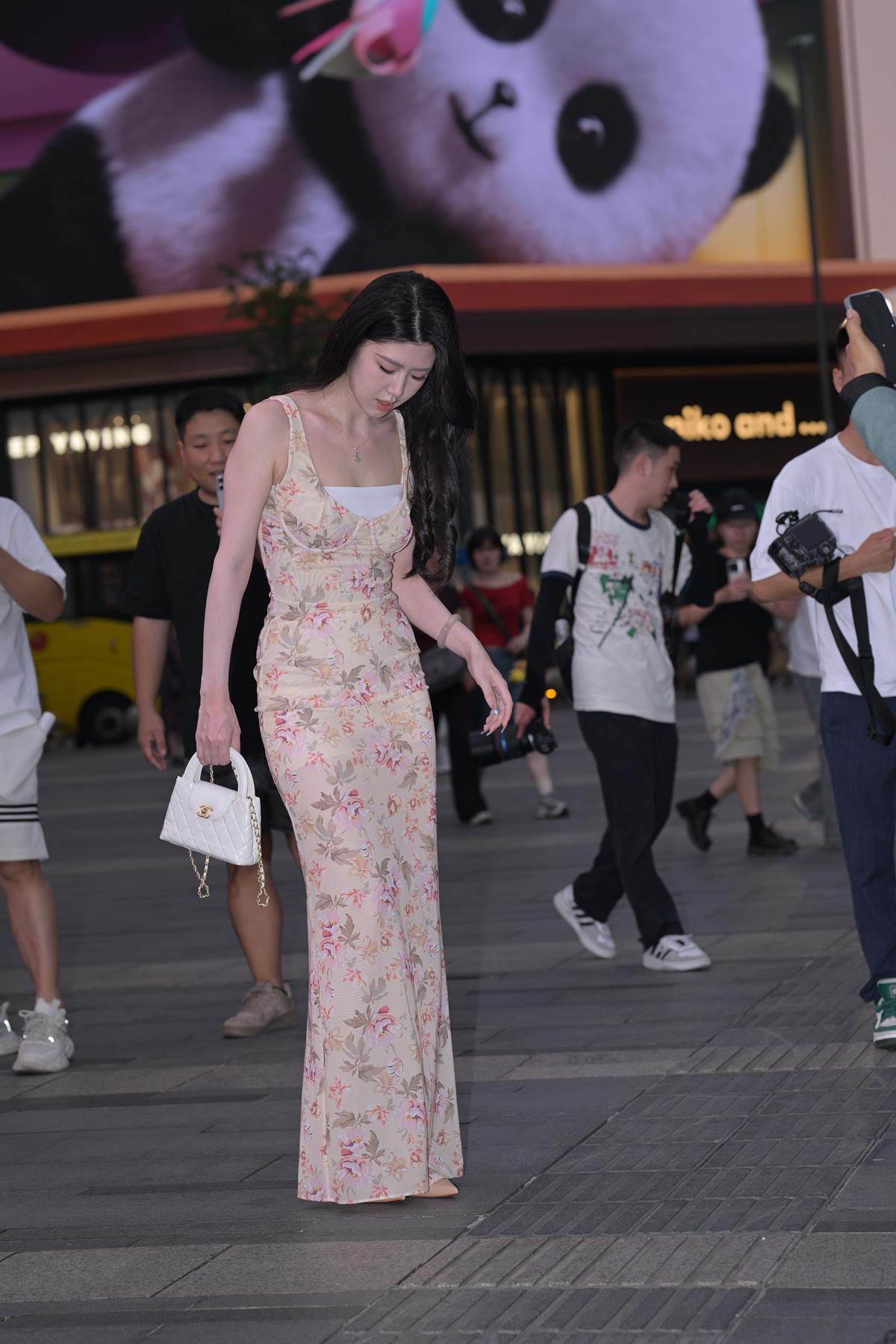 精选街拍作品 NO.5780 优雅碎花长裙[205P/523MB]插图2