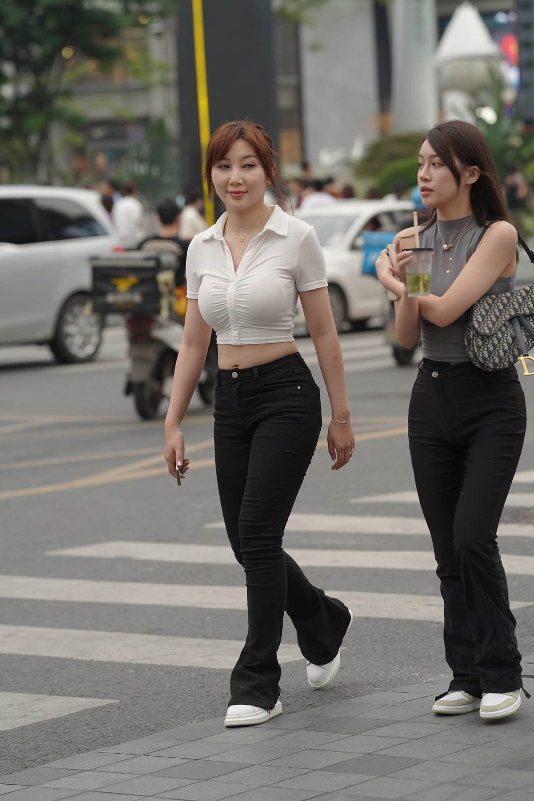 精选街拍作品 NO.5860 温婉气质黑白搭配[39P/93MB]插图