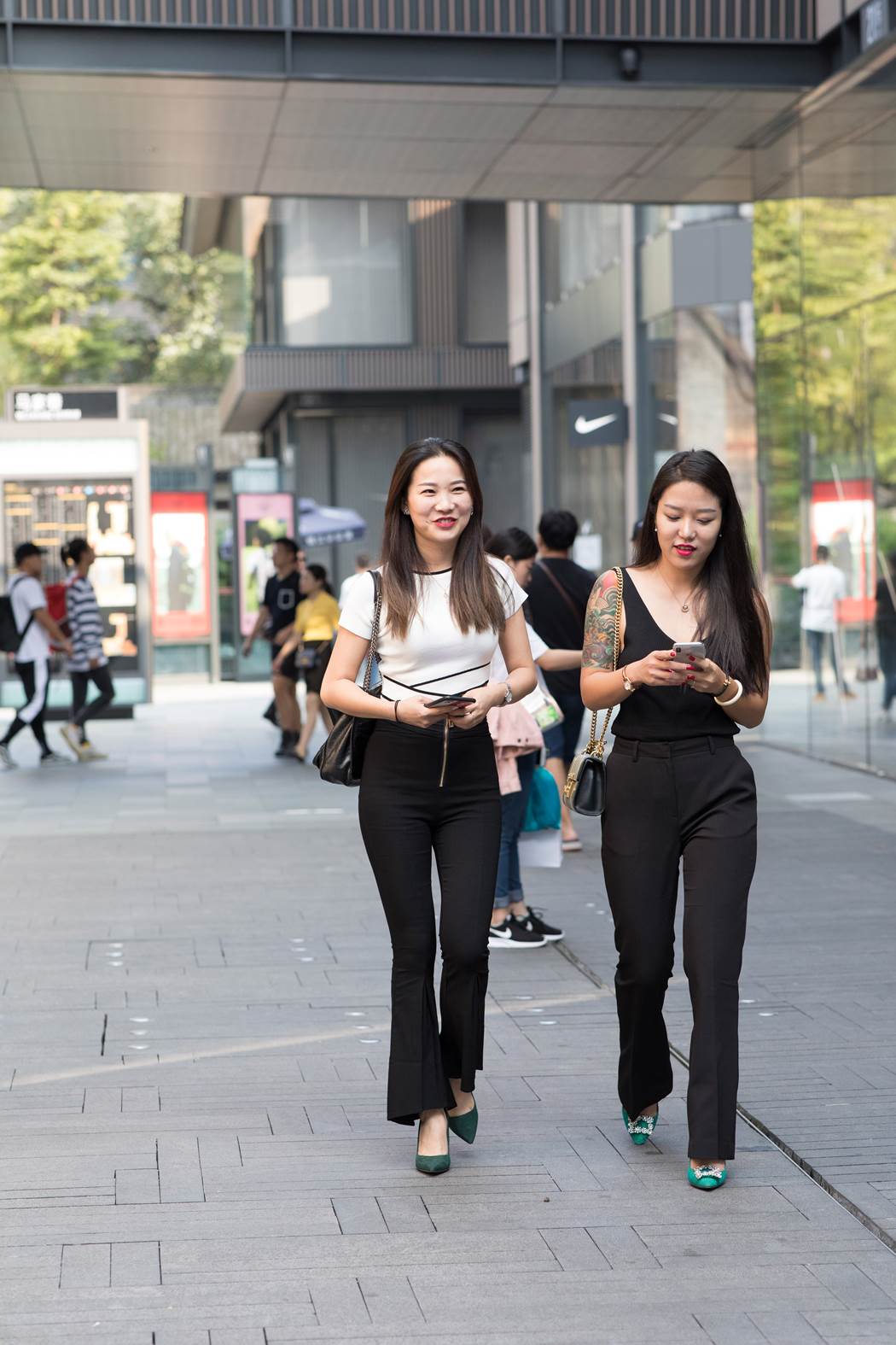 精选街拍作品 NO.5867 简约黑白搭配[97P/194MB]插图