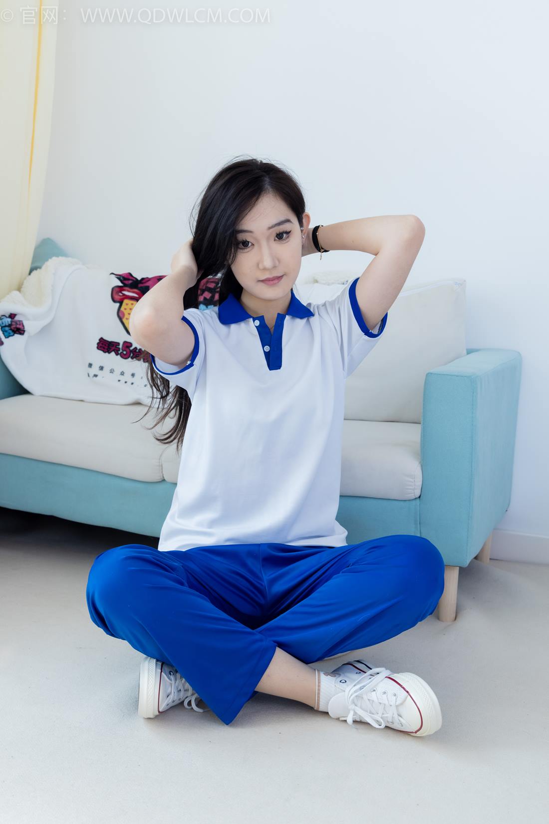 勿恋传媒 NO.2406 橙橙-帆布鞋、白棉袜、薄肉丝、校服裤里丝[170P/1V/4.17GB]插图3