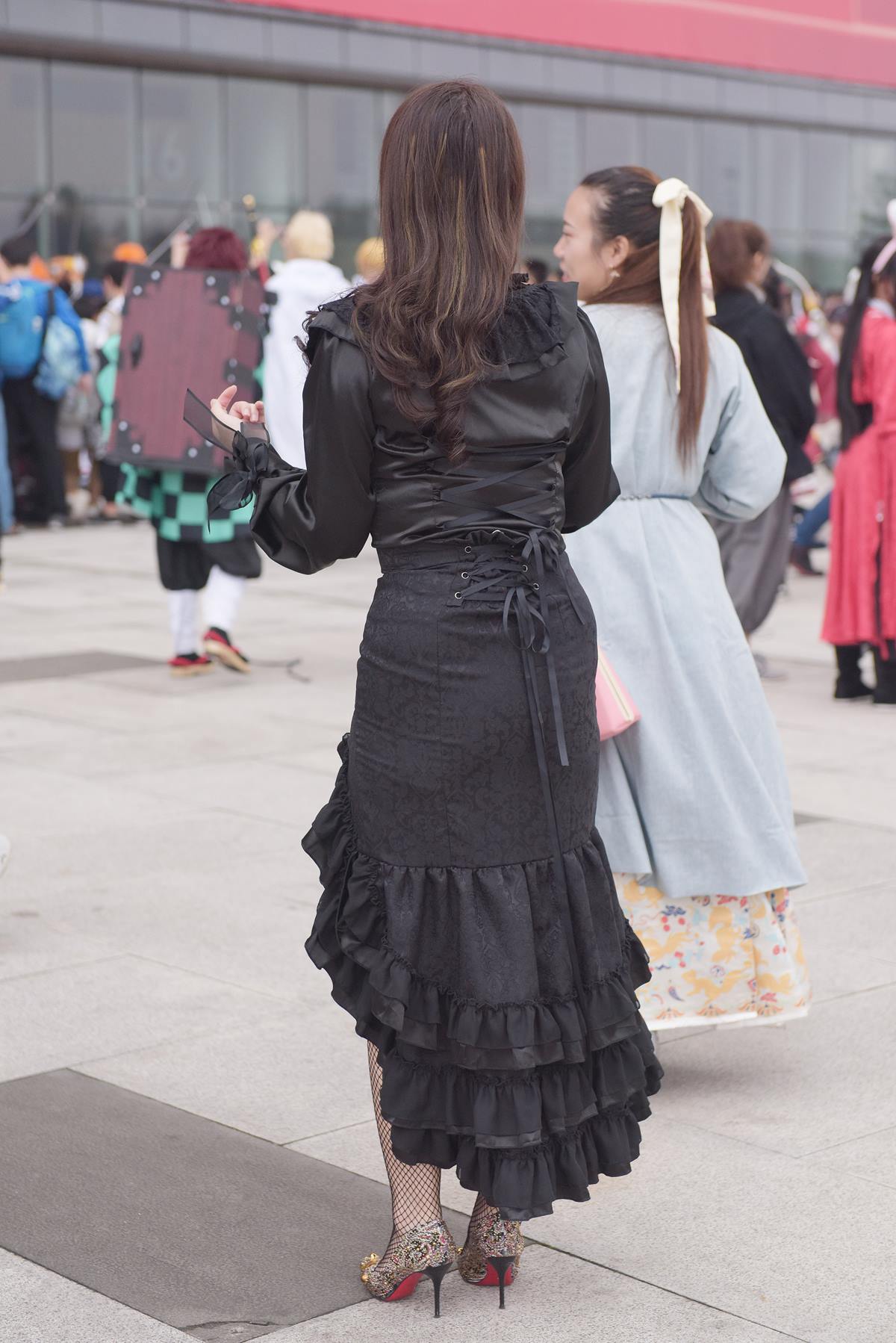 精选街拍作品 NO.5825 复古裙时尚黑网[68P/156MB]插图2