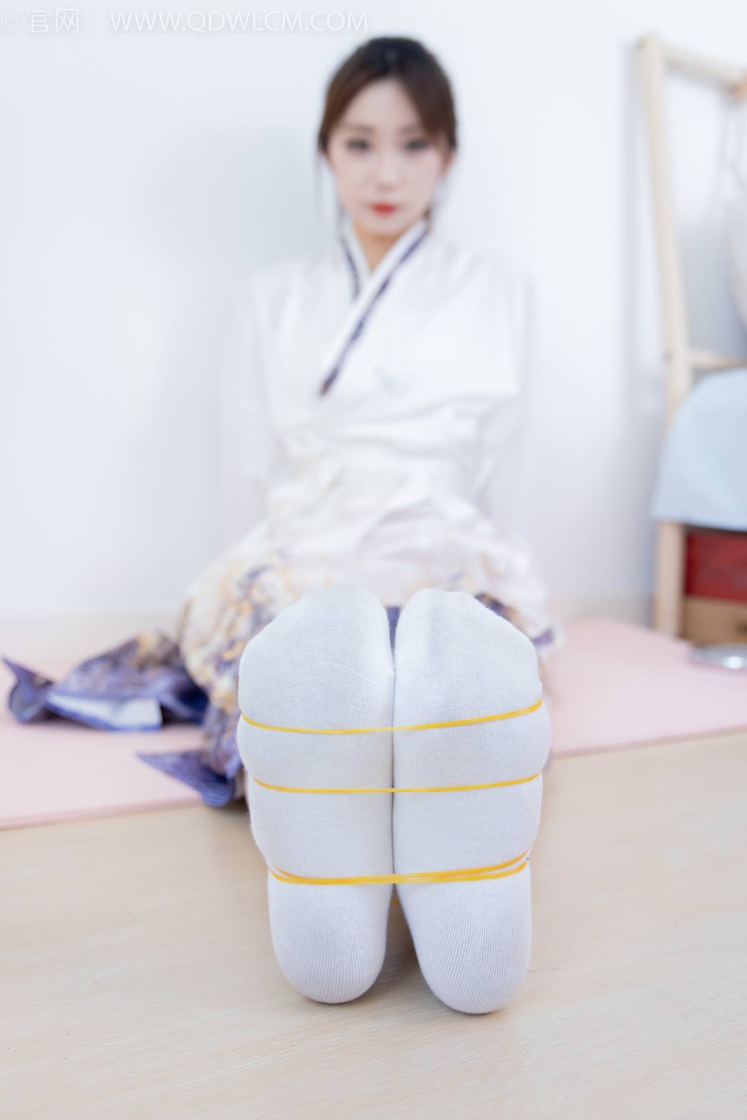 勿恋传媒 NO.2410 泡泡-汉服、平底鞋、白棉袜、白船袜、薄肉丝[170P/1V/5.48GB]插图3