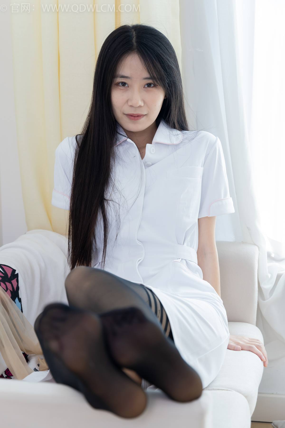 勿恋传媒 NO.2401 菜菜-三双高跟鞋、大腿袜、互士服[165P/1V/3.78GB]插图2