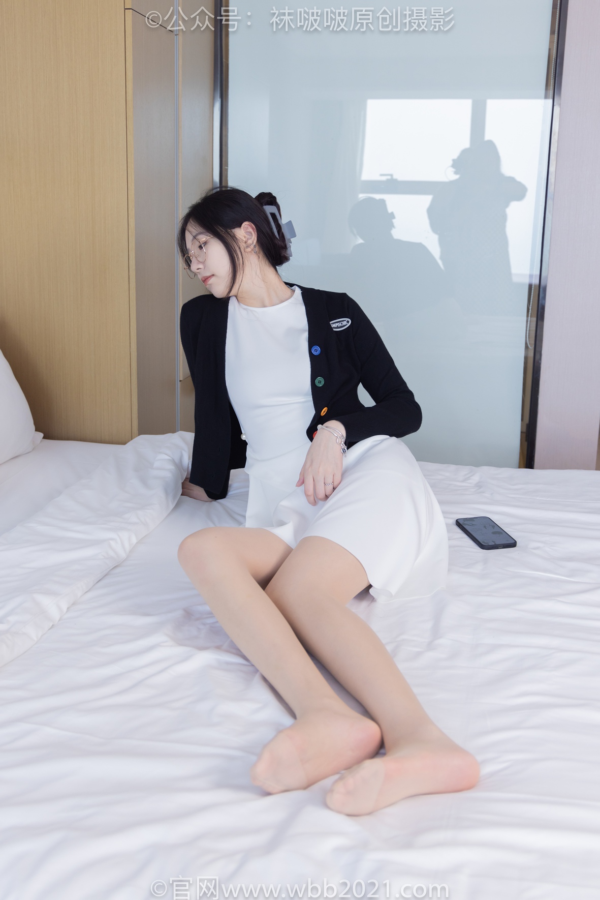 袜啵啵588期小甜豆-两双平底鞋、薄肉丝（脚尖加固款）、厚白丝、裸足花絮版[151P/1V/7.43G]插图4