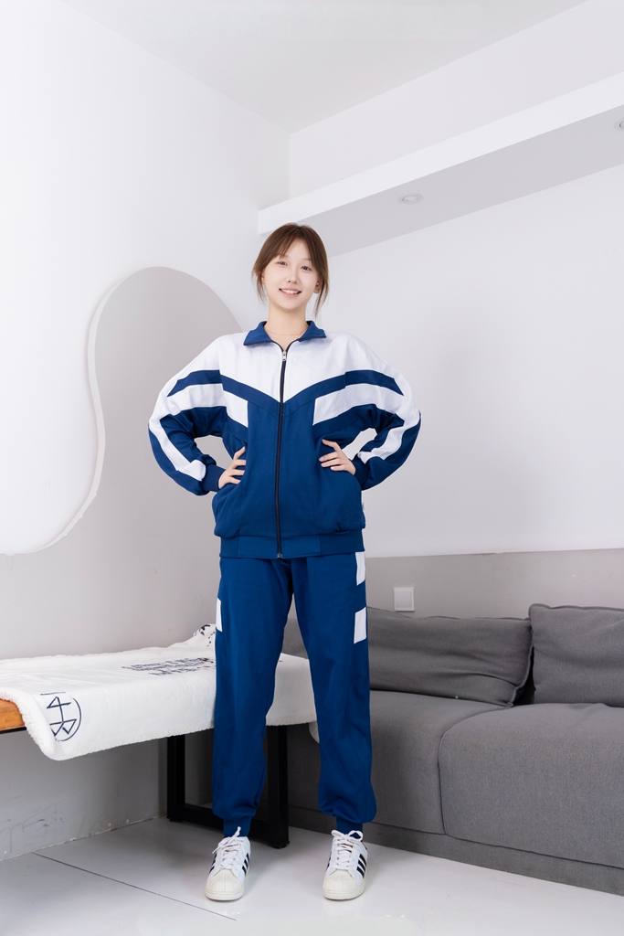 袜啵啵584期 花絮版 校服板鞋短黑丝脚尖加固[149P/1V/7.49G]插图4