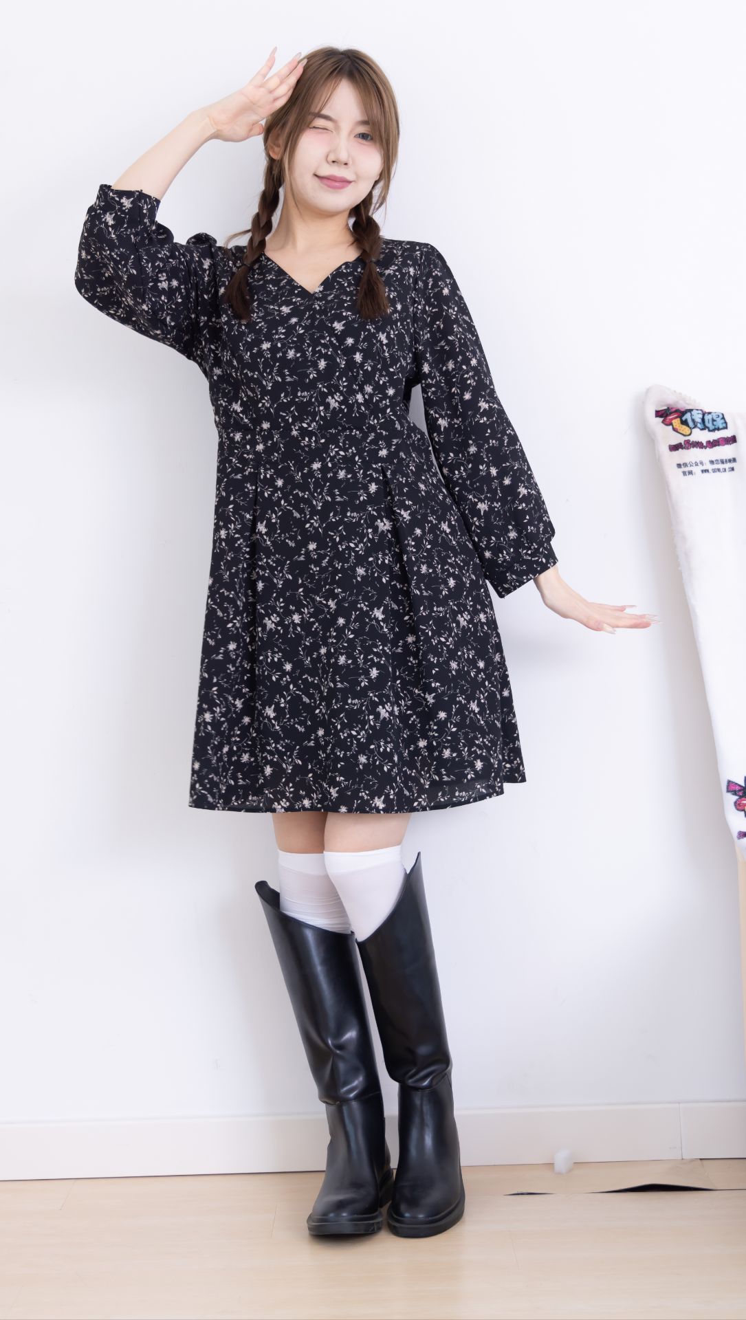 物恋2435期：小曦-长靴、高跟鞋、过膝袜[215P/1V/4.1GB]插图1