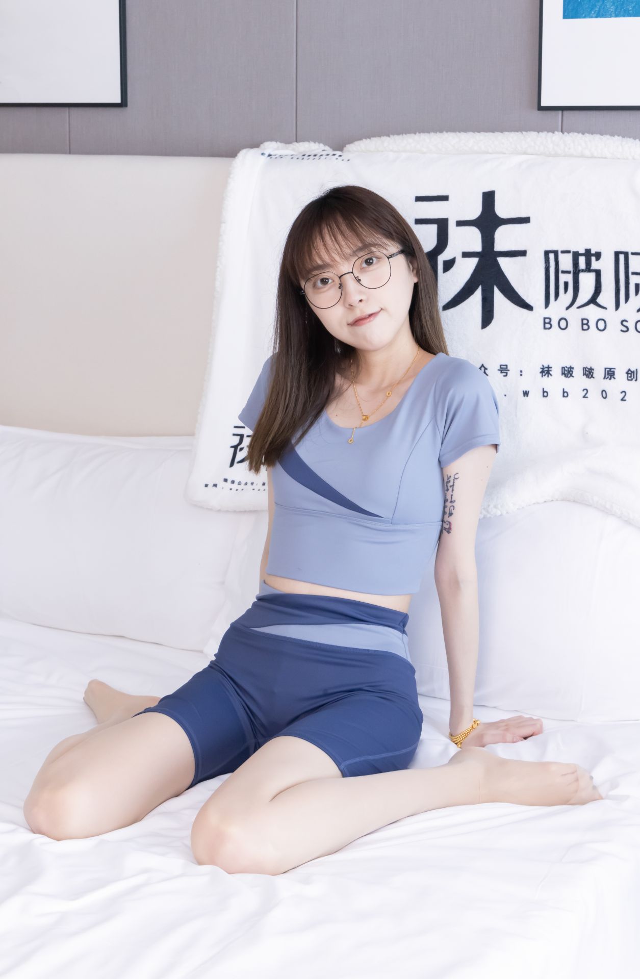 袜啵啵580期：稚予-高跟凉鞋花絮版脚底有涂精油（视频仅花絮版）[145P/1V/6.41GB]插图3