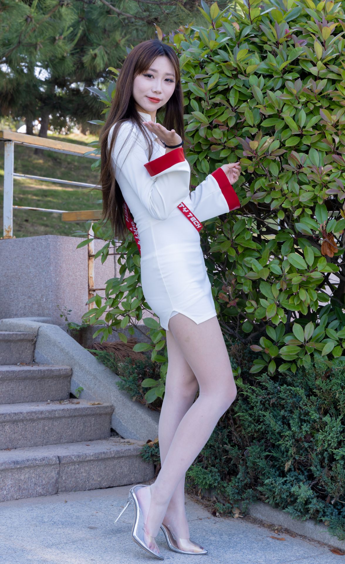 物恋2471期：泡泡-高跟鞋、油亮薄白丝（脚尖透明款）[180P/1V/4.72GB]插图1