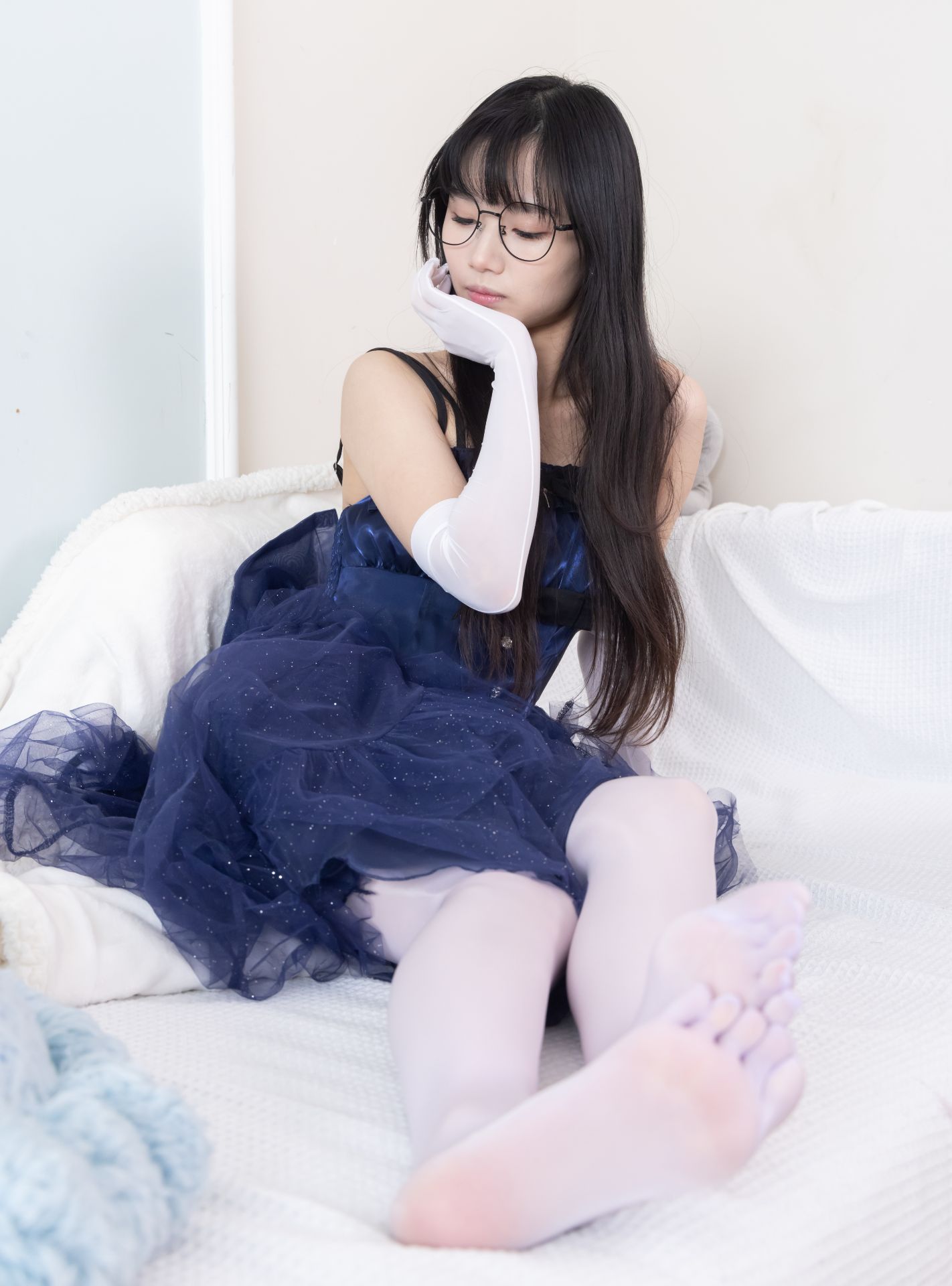 袜啵啵583期：甜甜圈-两双高跟凉鞋、五指淡紫丝、五指红丝、五指淡粉丝、图片与视频包括瑜伽动作[165P/1V/9.14GB]插图