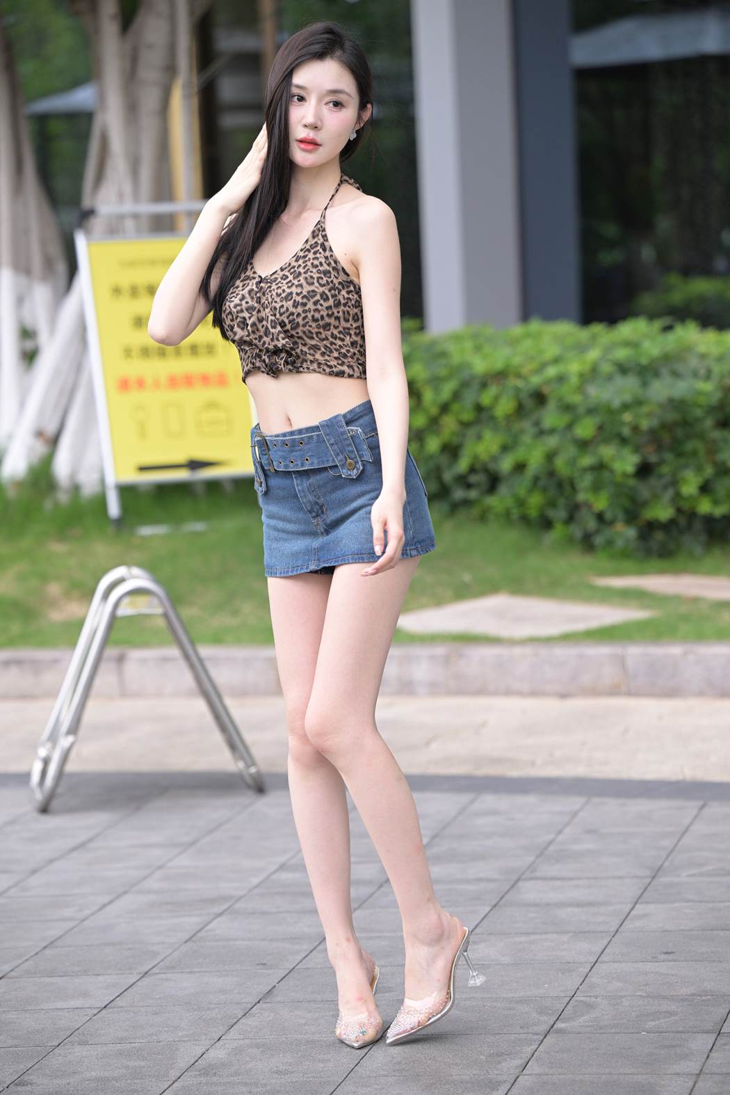 精选街拍作品 NO.5919 高挑牛仔裙豹纹小吊带[184P/502MB]插图3
