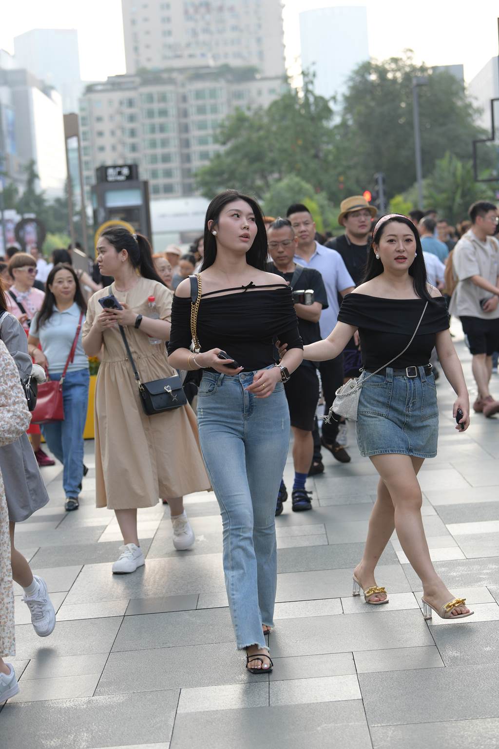 精选街拍作品 NO.6029 浅色喇叭牛仔裤[148P/397MB]插图3