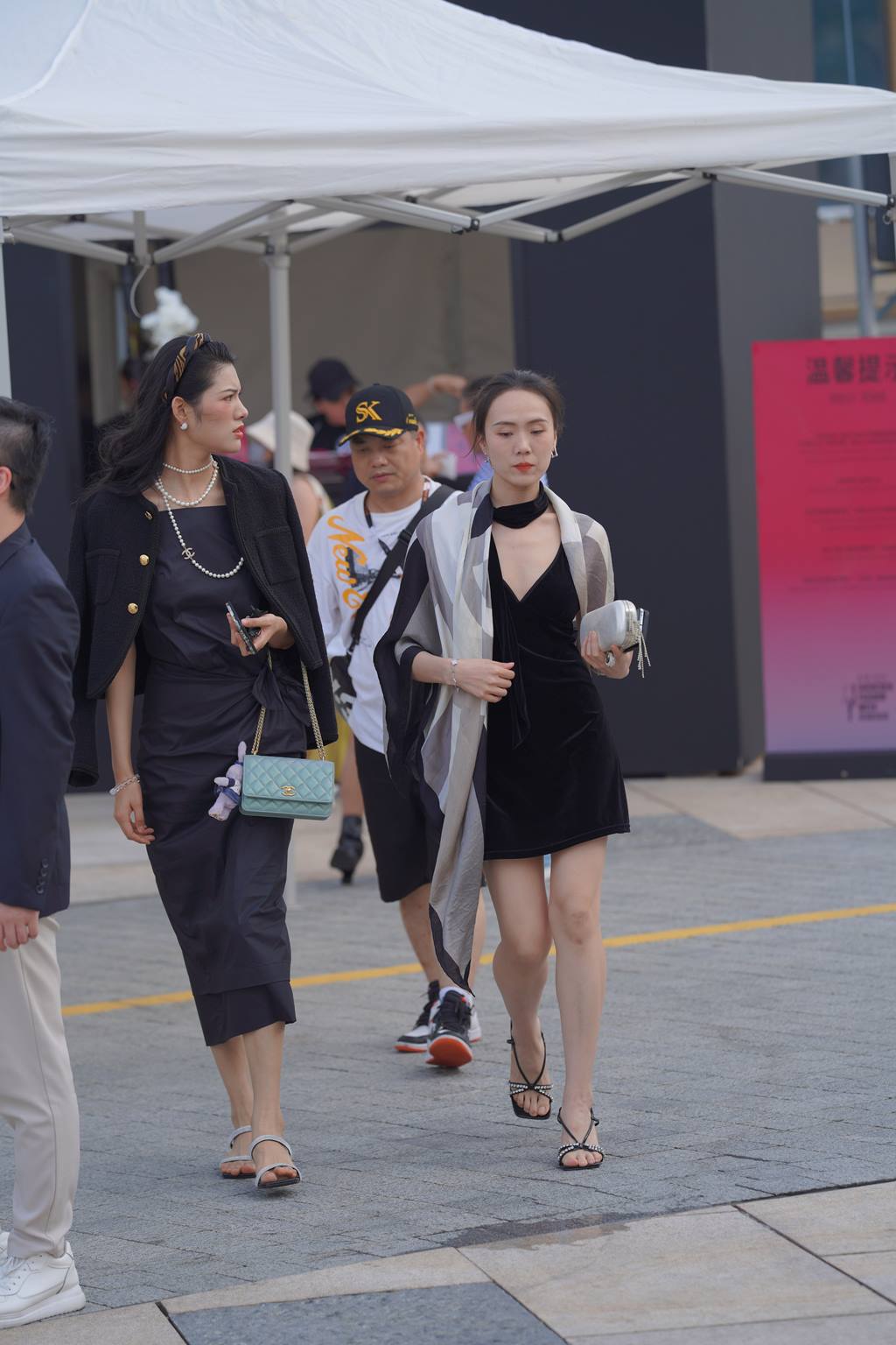 精选街拍作品 NO.5942 迷人黑色吊带[210P/530MB]插图3