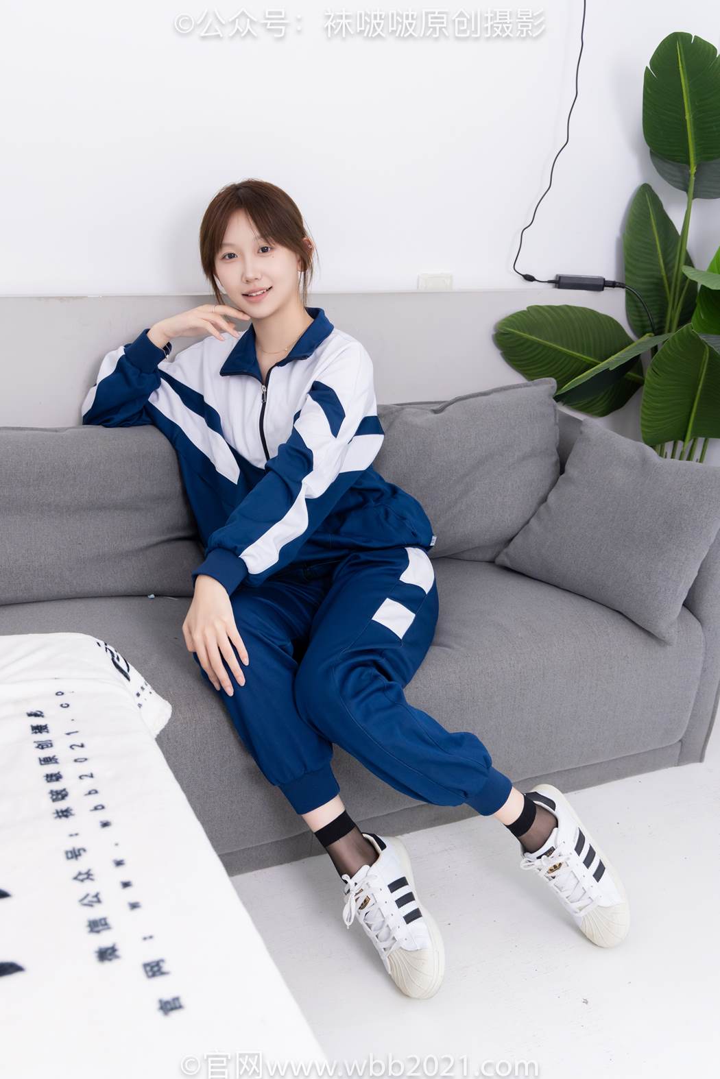 [BoBoSocks袜啵啵]NO.584 香菜 校服、板鞋、短黑丝[149P/1V/7.49GB]插图2