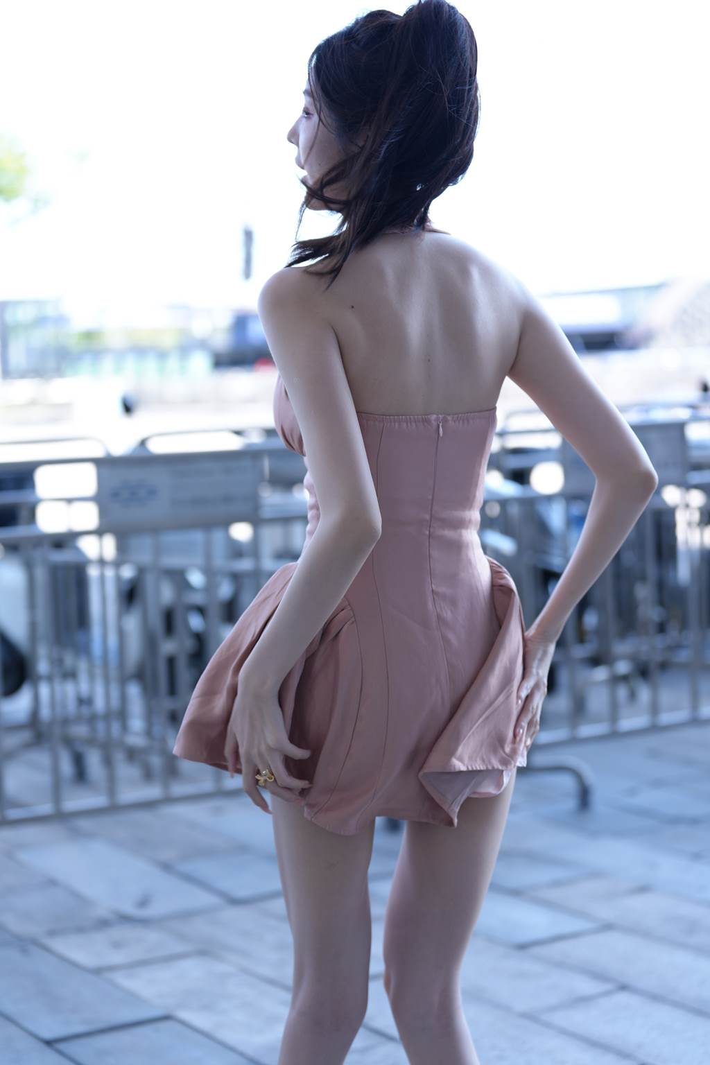 精选街拍作品 NO.6046 粉色吊带裙[176P/205MB]插图