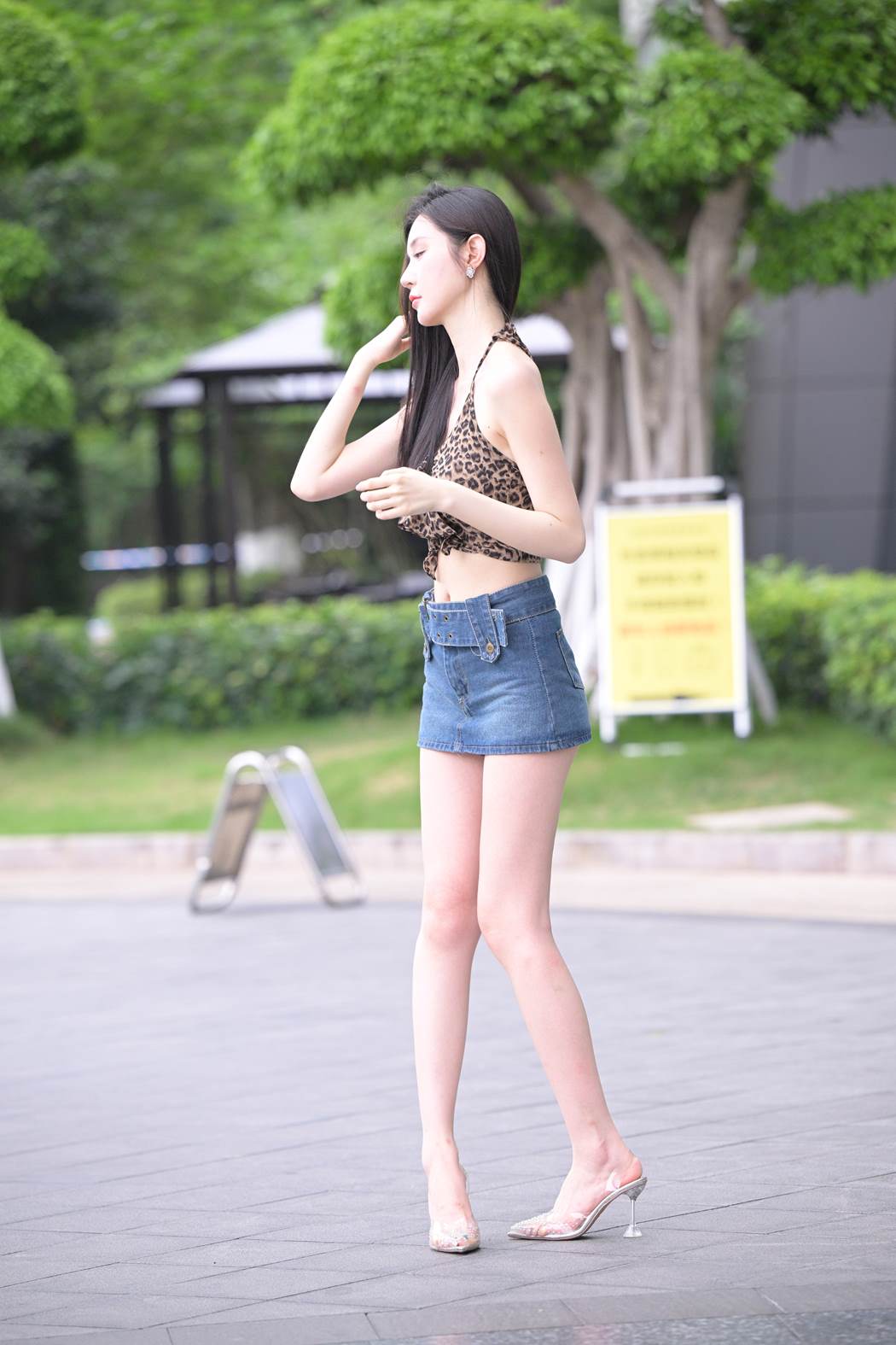 精选街拍作品 NO.5919 高挑牛仔裙豹纹小吊带[184P/502MB]插图1