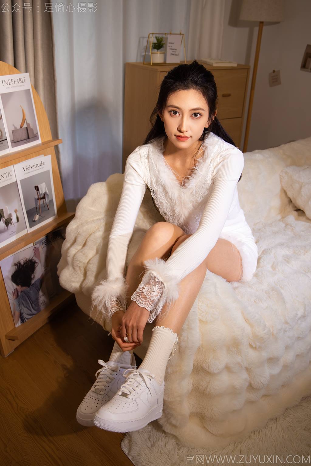 足愉心 NO.029 可乐（搭配：白色上衣、短裙、运动鞋、白色棉袜）[140P/2V/14.7GB]插图1