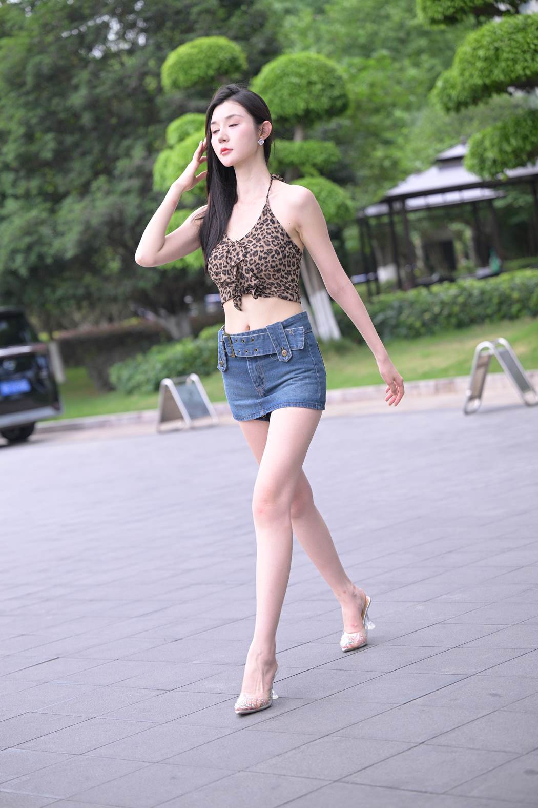 精选街拍作品 NO.5919 高挑牛仔裙豹纹小吊带[184P/502MB]插图2
