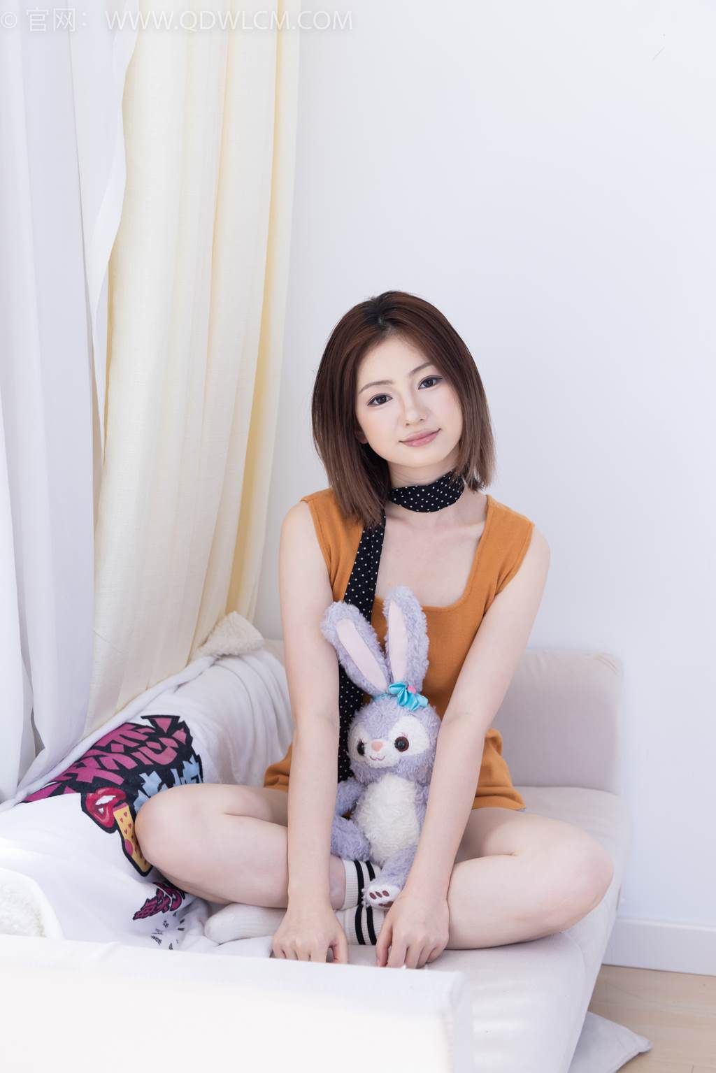 勿恋传媒 NO.2445 松松-帆布鞋、白棉袜、裸足[140P/1V/3.20GB]插图2