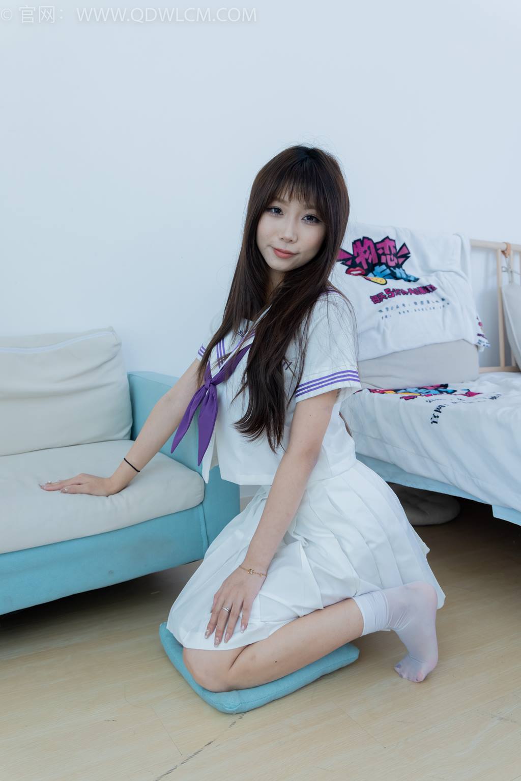 勿恋传媒 NO.2427 泡泡-JK至服、皮鞋、短白丝[154P/1V/4.46GB]插图1