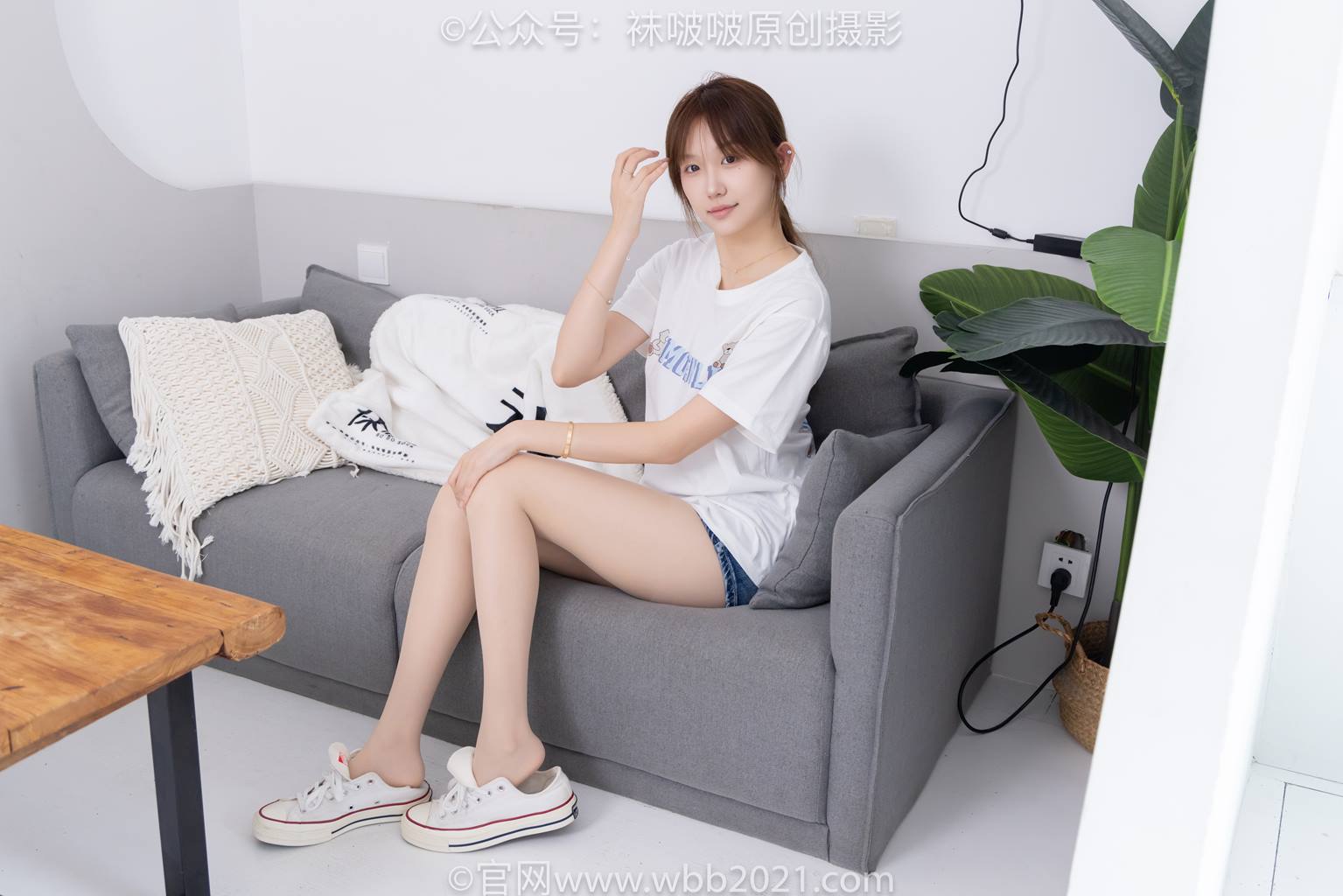 [BoBoSocks袜啵啵]NO.587 香菜-匡威帆布鞋、薄肉丝[179P/1V/9.41GB]插图1