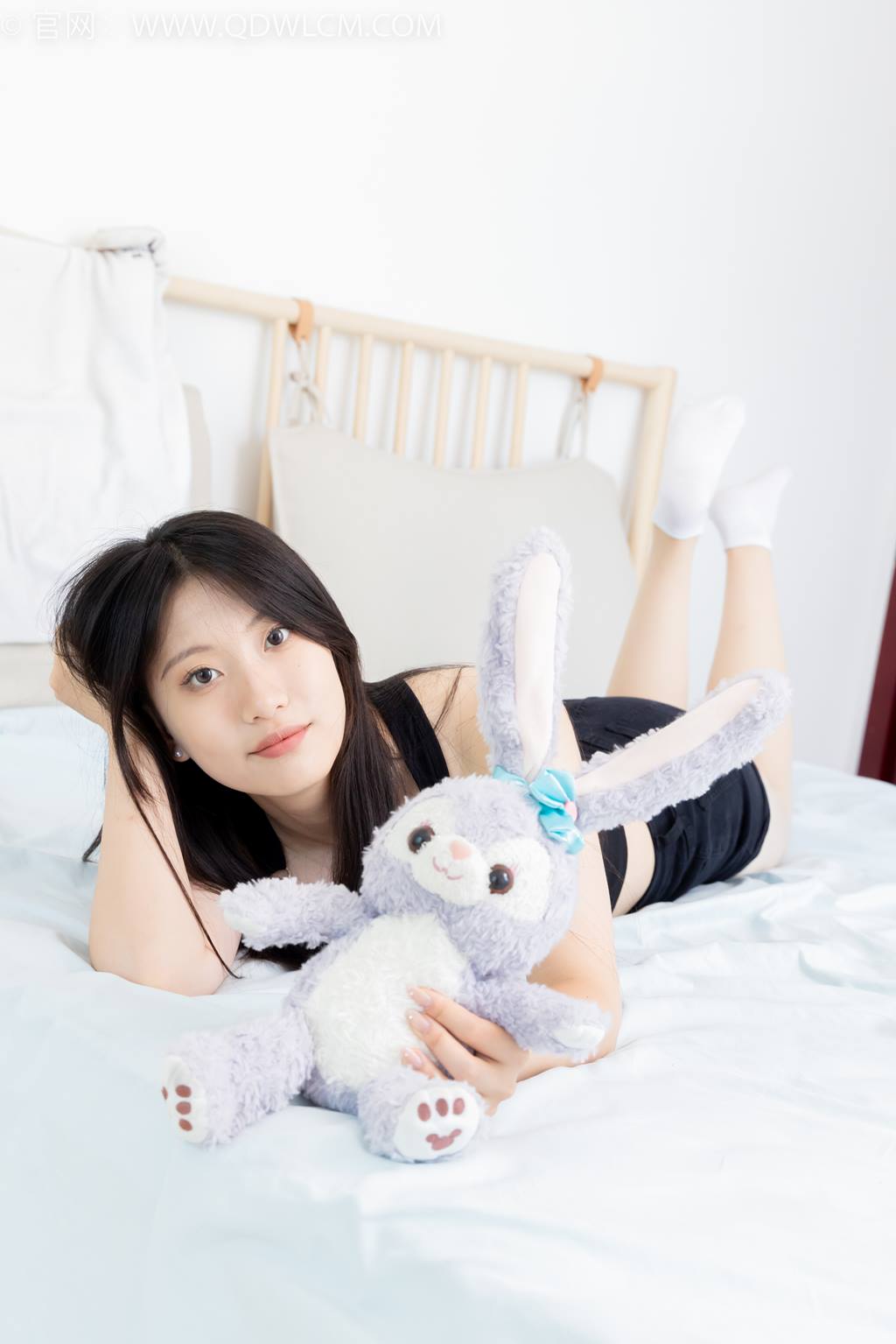 勿恋传媒 NO.2433 奶糖-帆布鞋、白棉袜、肉丝[150P/1V/3.50GB]插图3