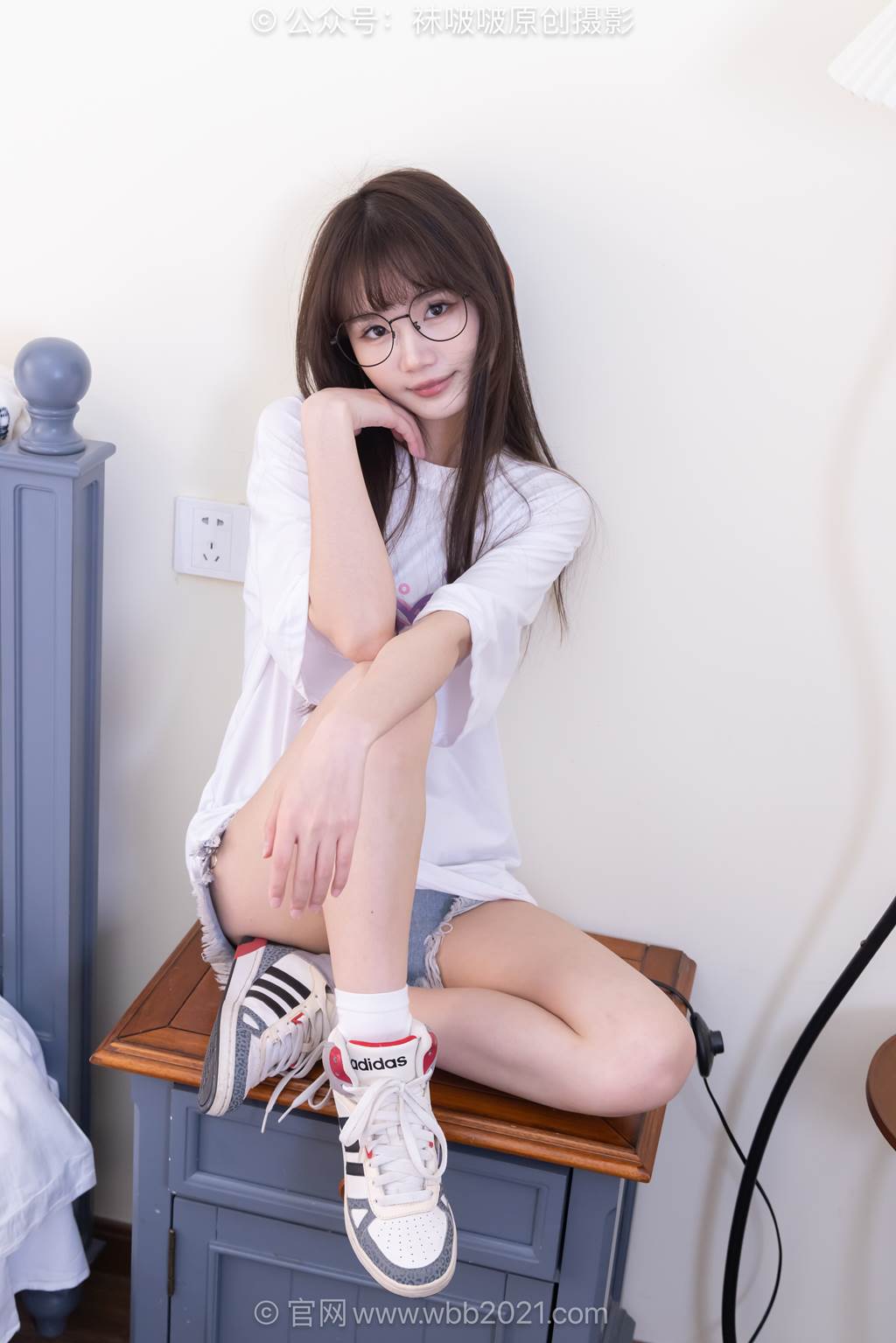 [BoBoSocks袜啵啵]NO.593 甜甜圈-板鞋、帆布鞋、白棉袜[148P/1V/5.62GB]插图