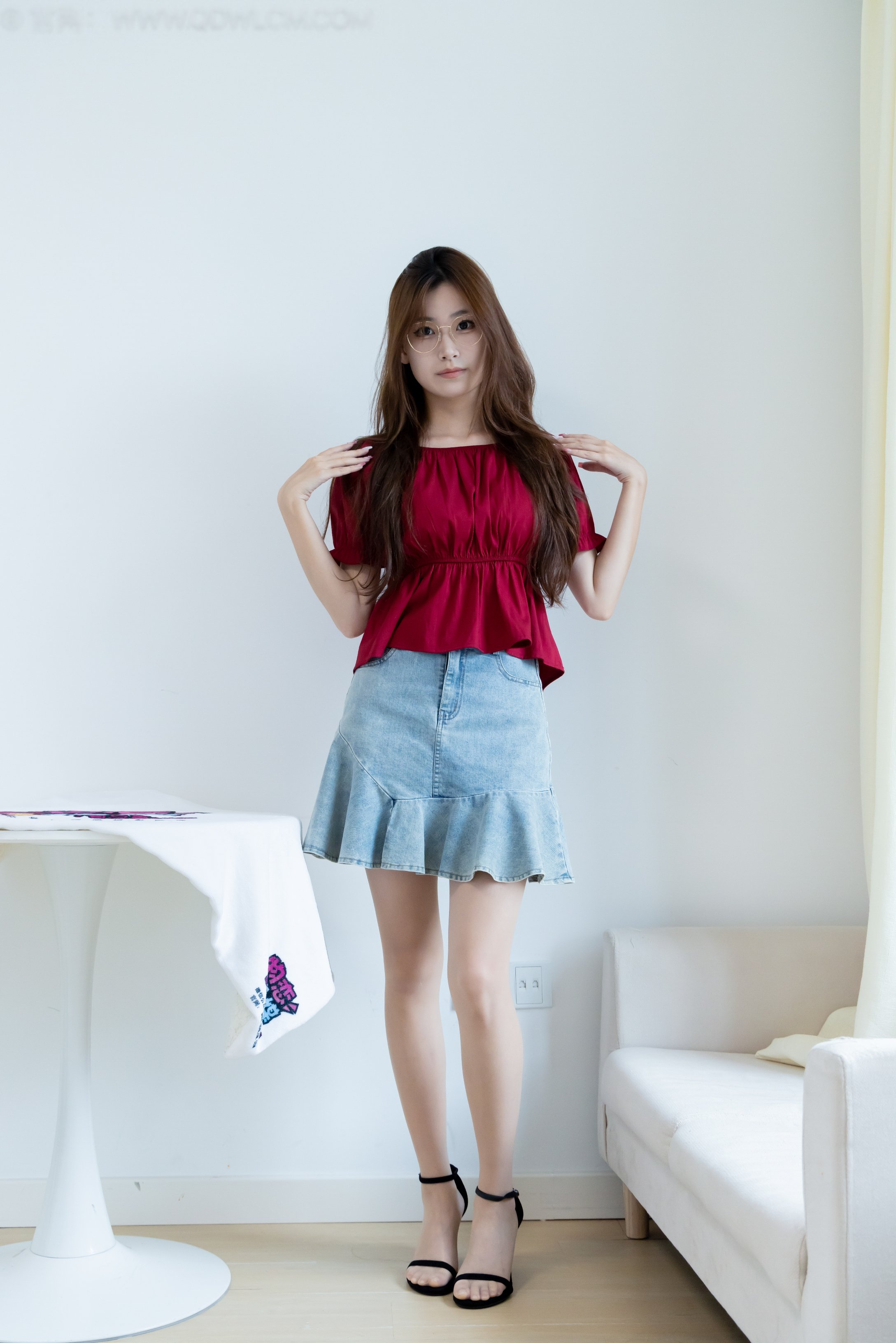 勿恋传媒 2522期：贝壳-三双高跟鞋、薄肉丝（脚尖透明款）、裸足、视频为超近景特写[159P/1V/6.41GB]插图