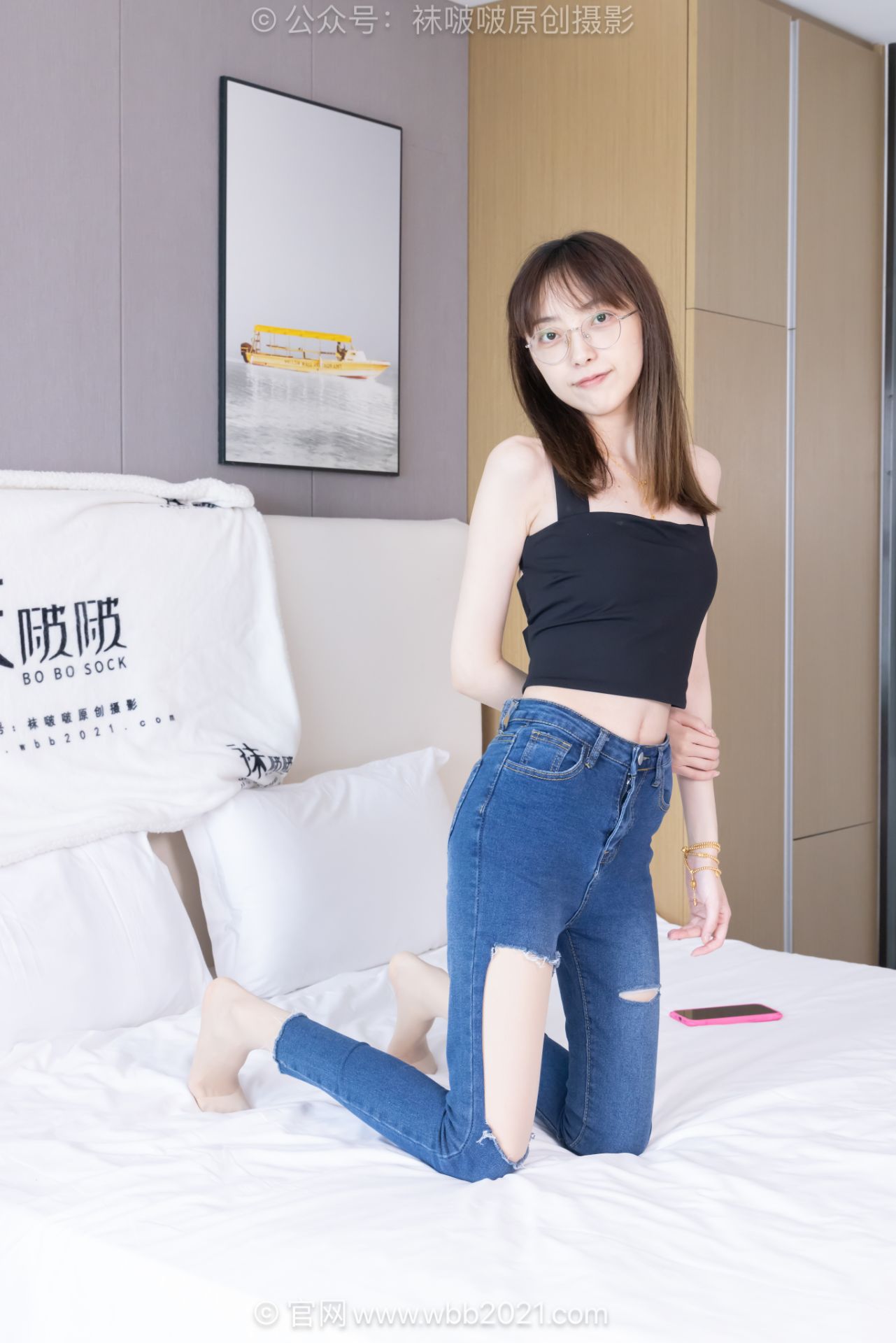 袜啵啵591期：稚予-高跟凉鞋、薄肉丝（脚尖加固款）、裤里丝、裸足（黑色美甲）、裸足泡脚后踩奶油蛋糕，踩完蛋糕洗脚剧情[153P/1V/6.44GB]插图6