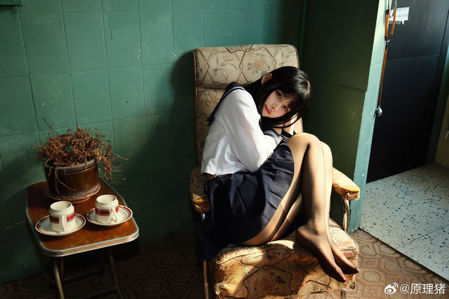 白莉爱吃巧克力 – 原理猪 闺房JK[19P/732MB]插图1