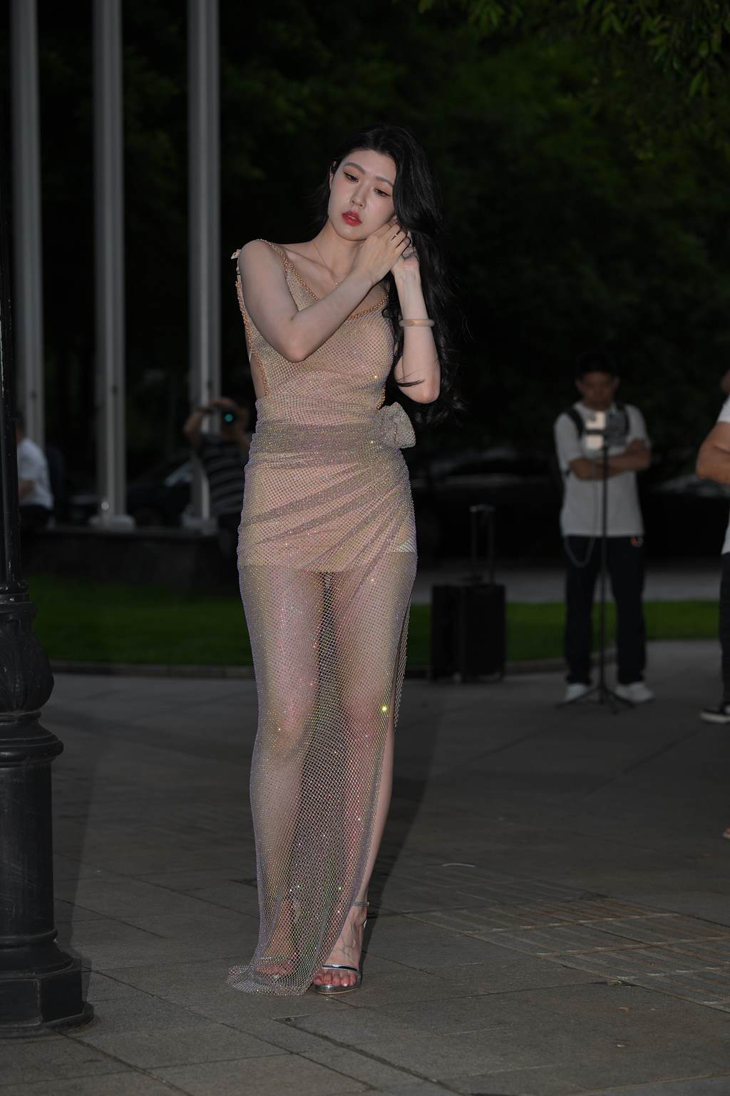 精选街拍作品 NO.6085 棕色缕空长裙[77P/238MB]插图3