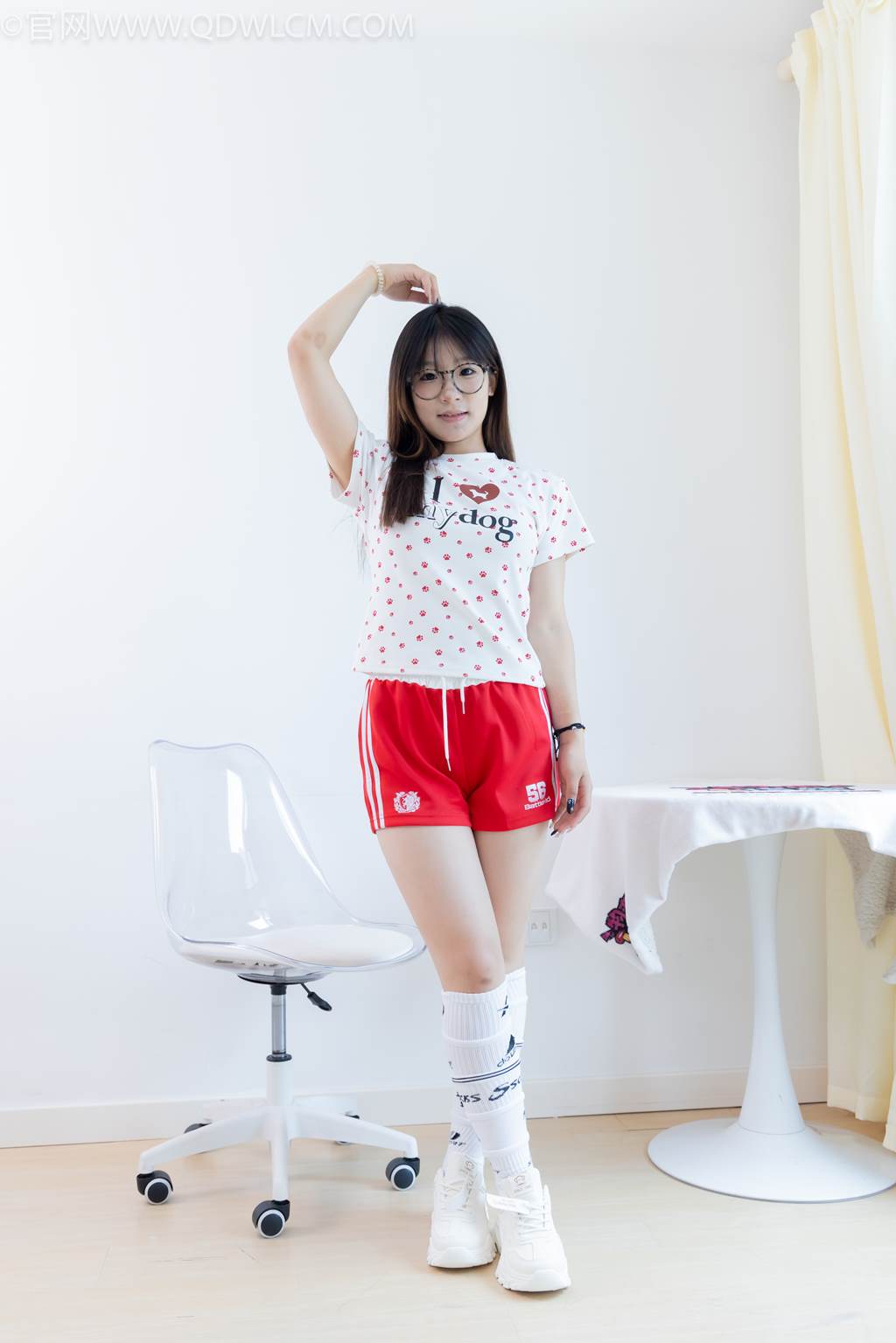 勿恋传媒 NO.2482 小可-运动鞋、白棉袜、裸足[165P/1V/3.61GB]插图1