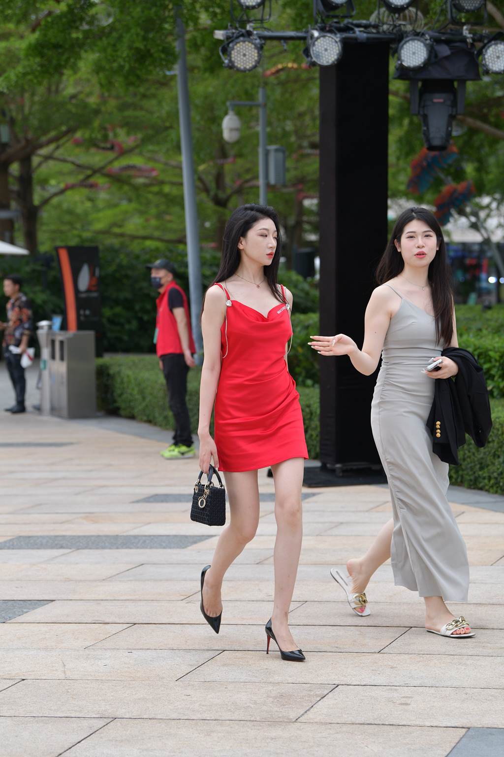 精选街拍作品 NO.6130 红色吊带裙魅力无限[103P/292MB]插图3