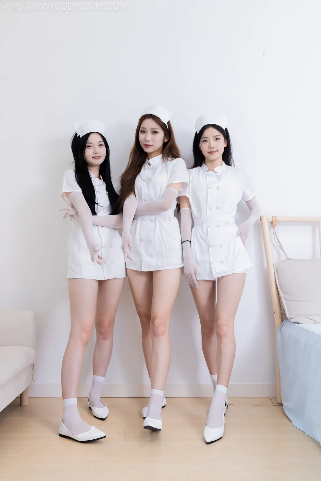 勿恋传媒 NO.2500 茯苓&泡泡&橙子-平底鞋、短白丝、互士服、白丝[285P/1V/9.97GB]插图1