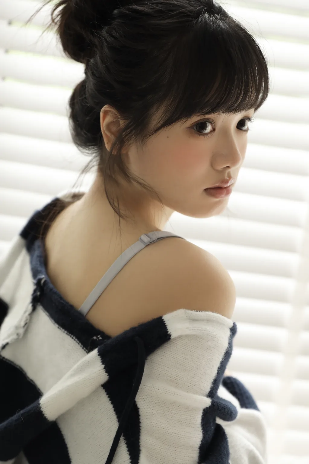 [YITUYU艺图语]2022.11.13 秋 叛逆的捡捡唯[22+1P/196MB]插图3