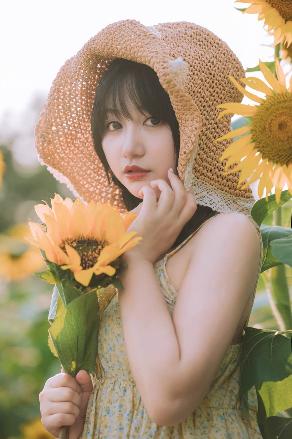 [YITUYU艺图语]2022.11.06 向阳而生 金盏璃[25+1P/192MB]插图3