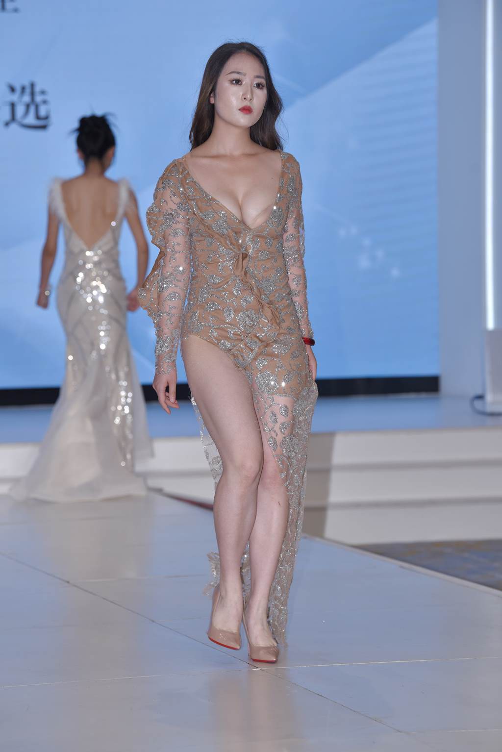 精选街拍作品 NO.6164 迷人亮片裙[108P/243MB]插图3