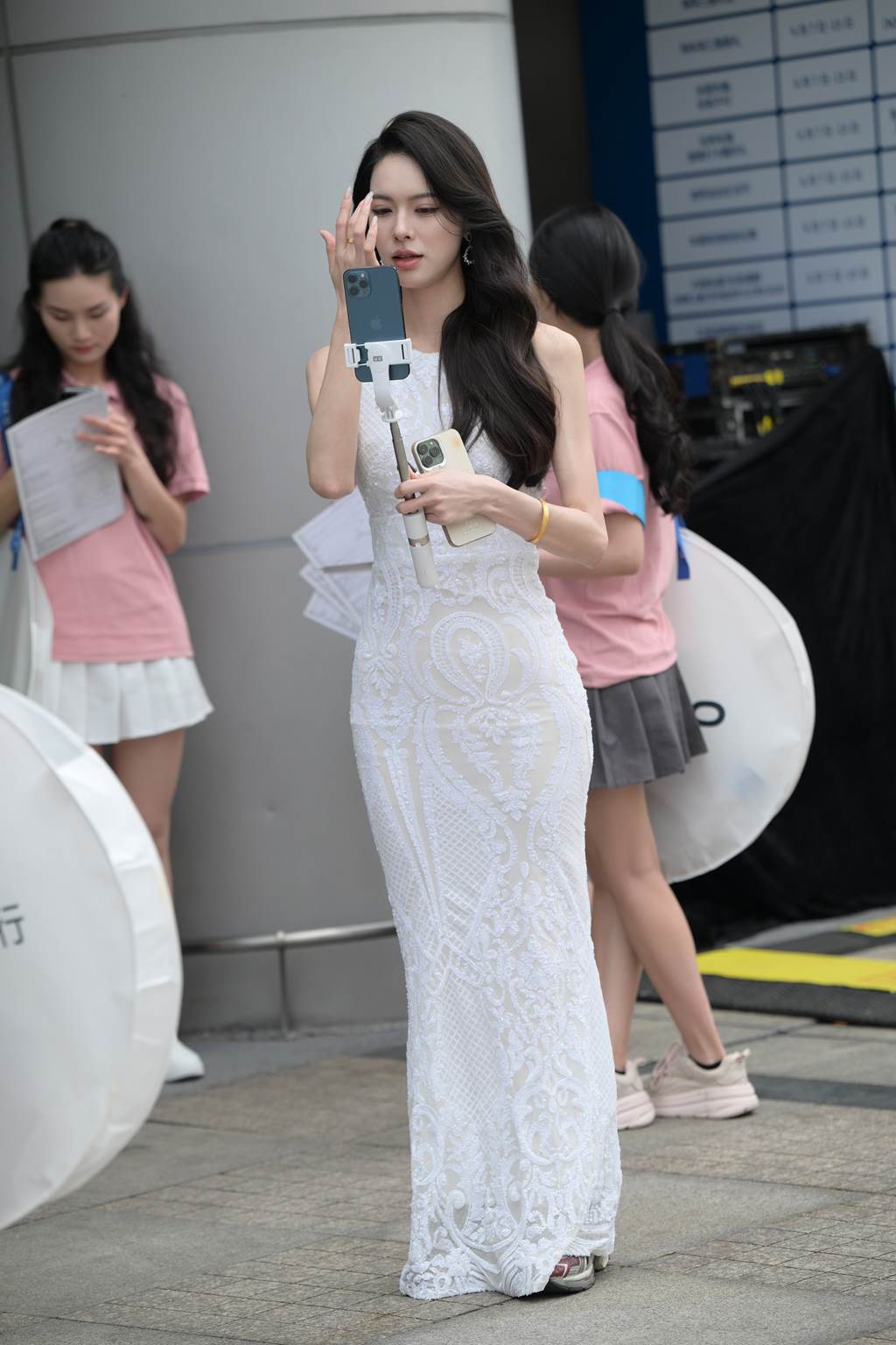 精选街拍作品 NO.6053 白裙女主持[107P/258MB]插图3